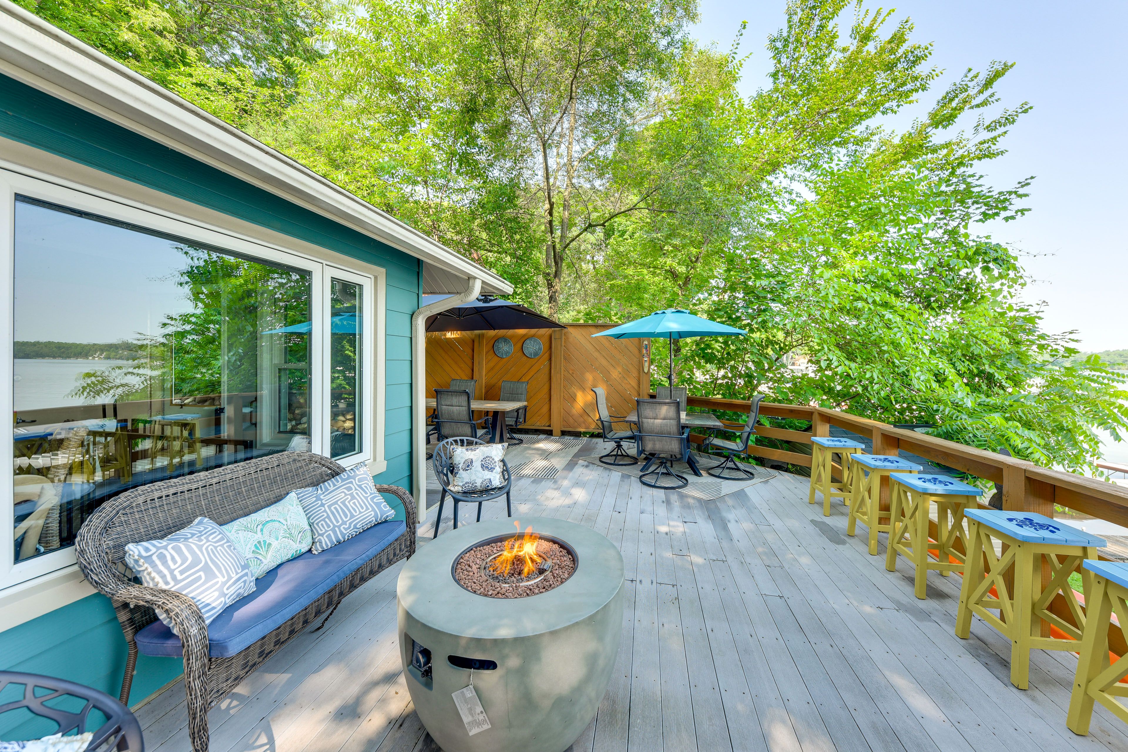Deck | Gas Fire Pit | 2-Story Home