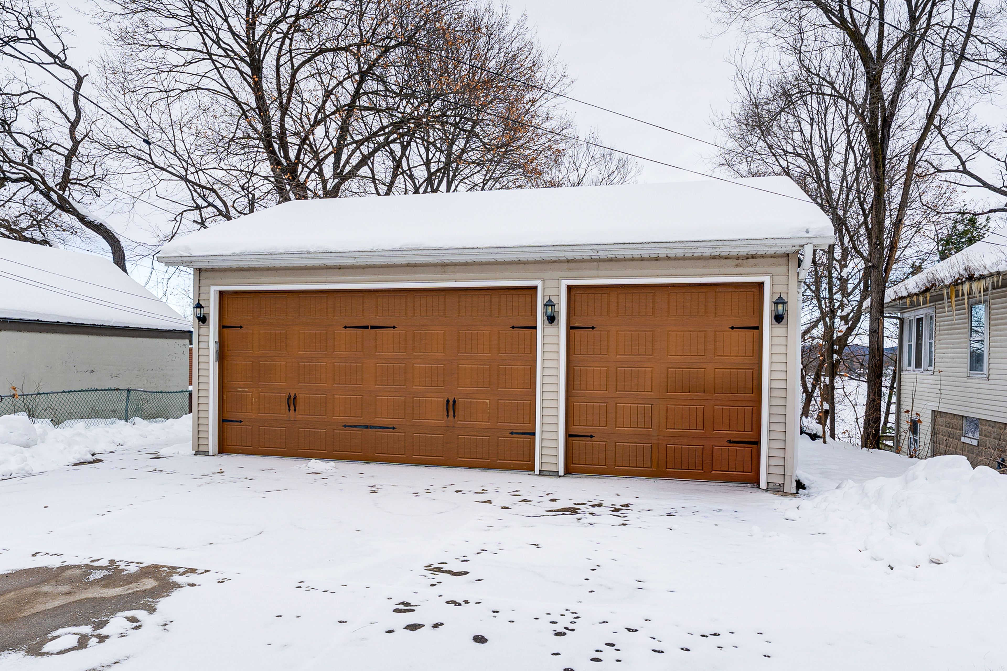 Parking | Driveway (6 Vehicles) | RV/Trailer Parking & Plug-Ins Allowed On-Site