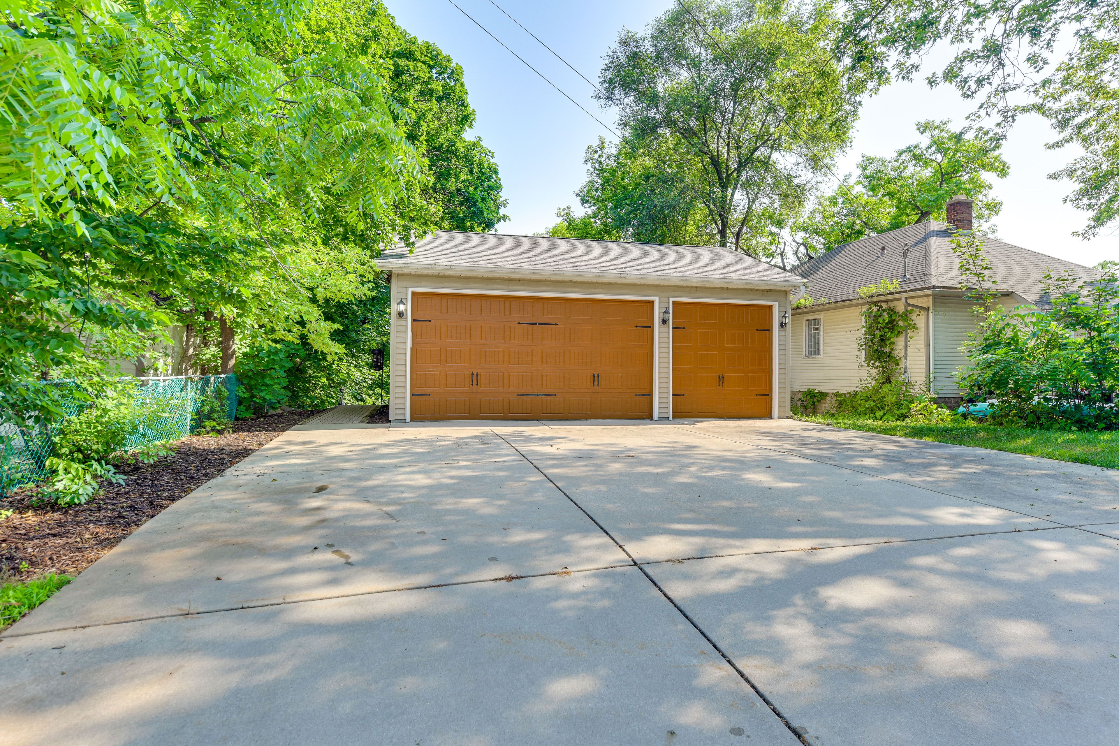 Parking | Driveway (6 Vehicles) | RV/Trailer Parking & Plug-Ins Allowed On-Site