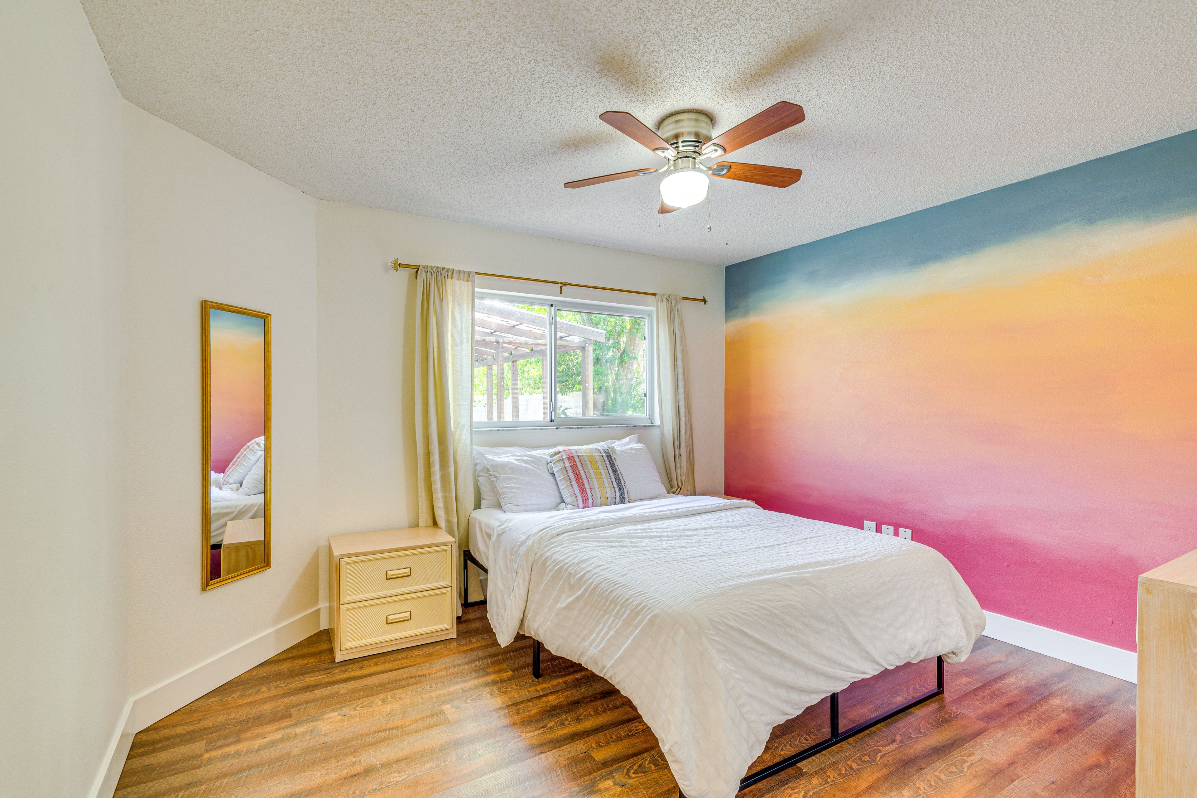 Bedroom 3 | Queen Bed