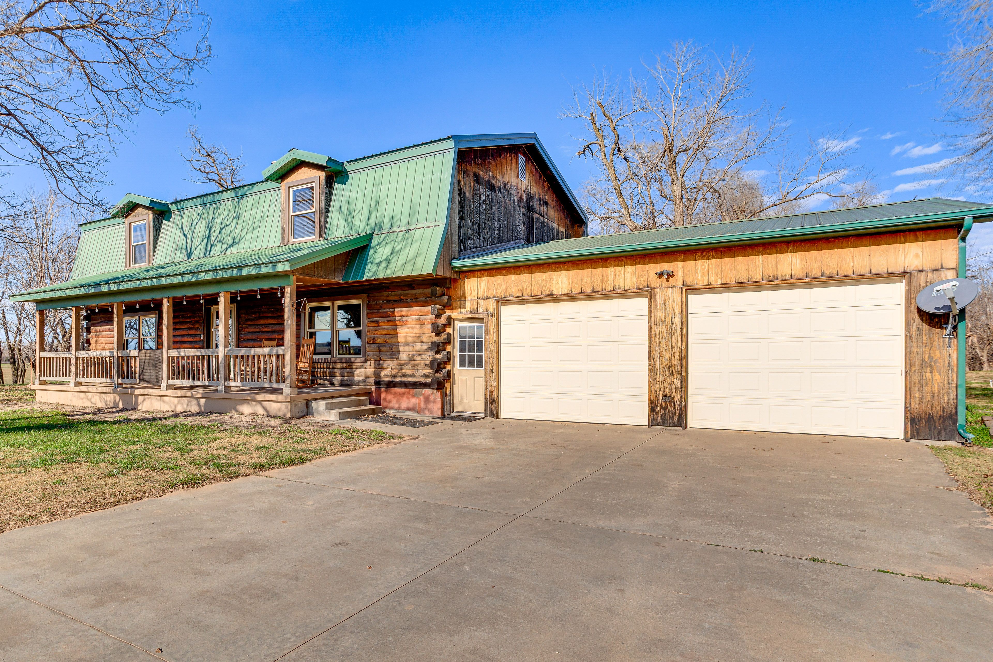 Exterior | Driveway (2 Vehicles) | RV Parking Available