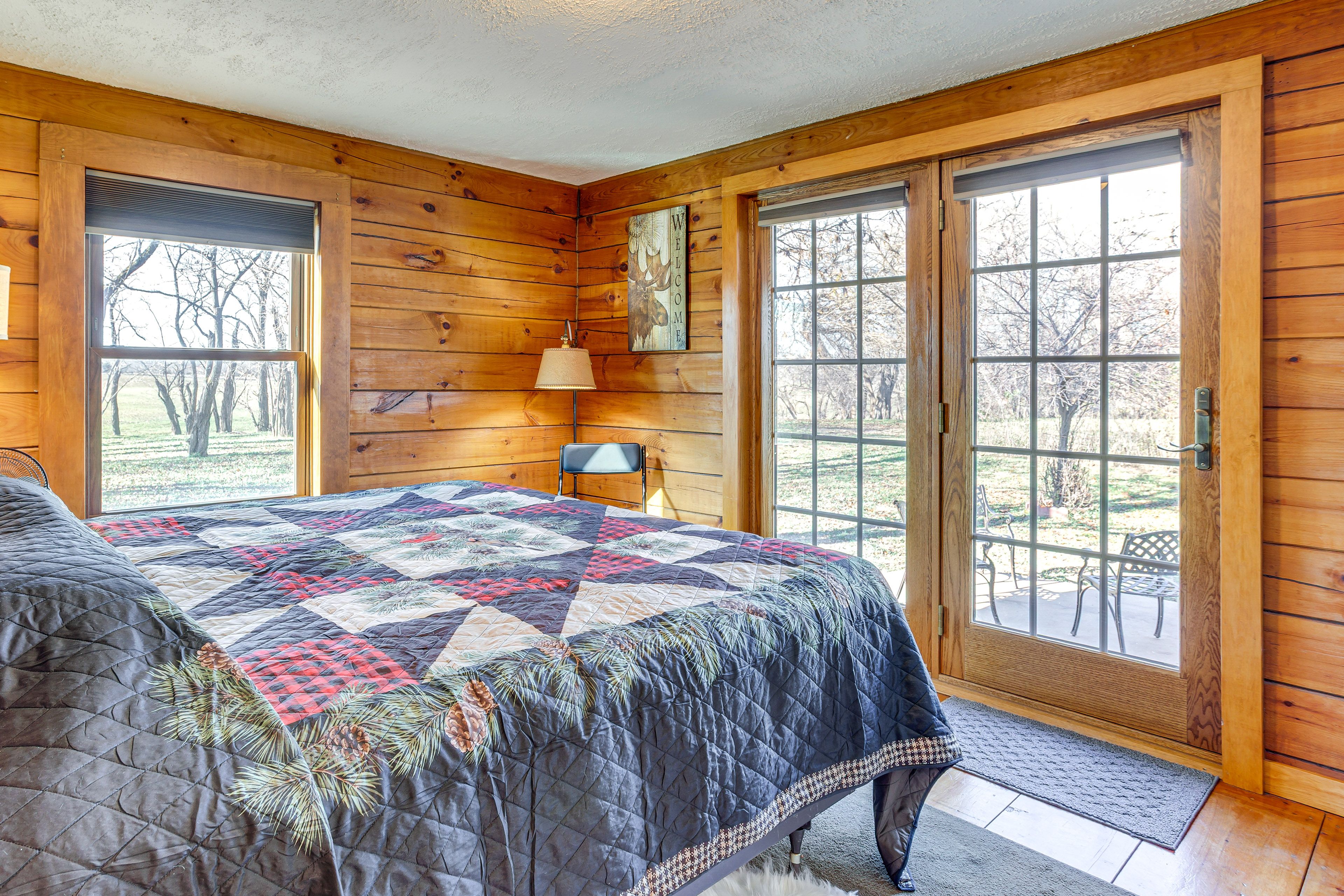 Bedroom 1 | King Bed | Linens Provided | 1st Floor