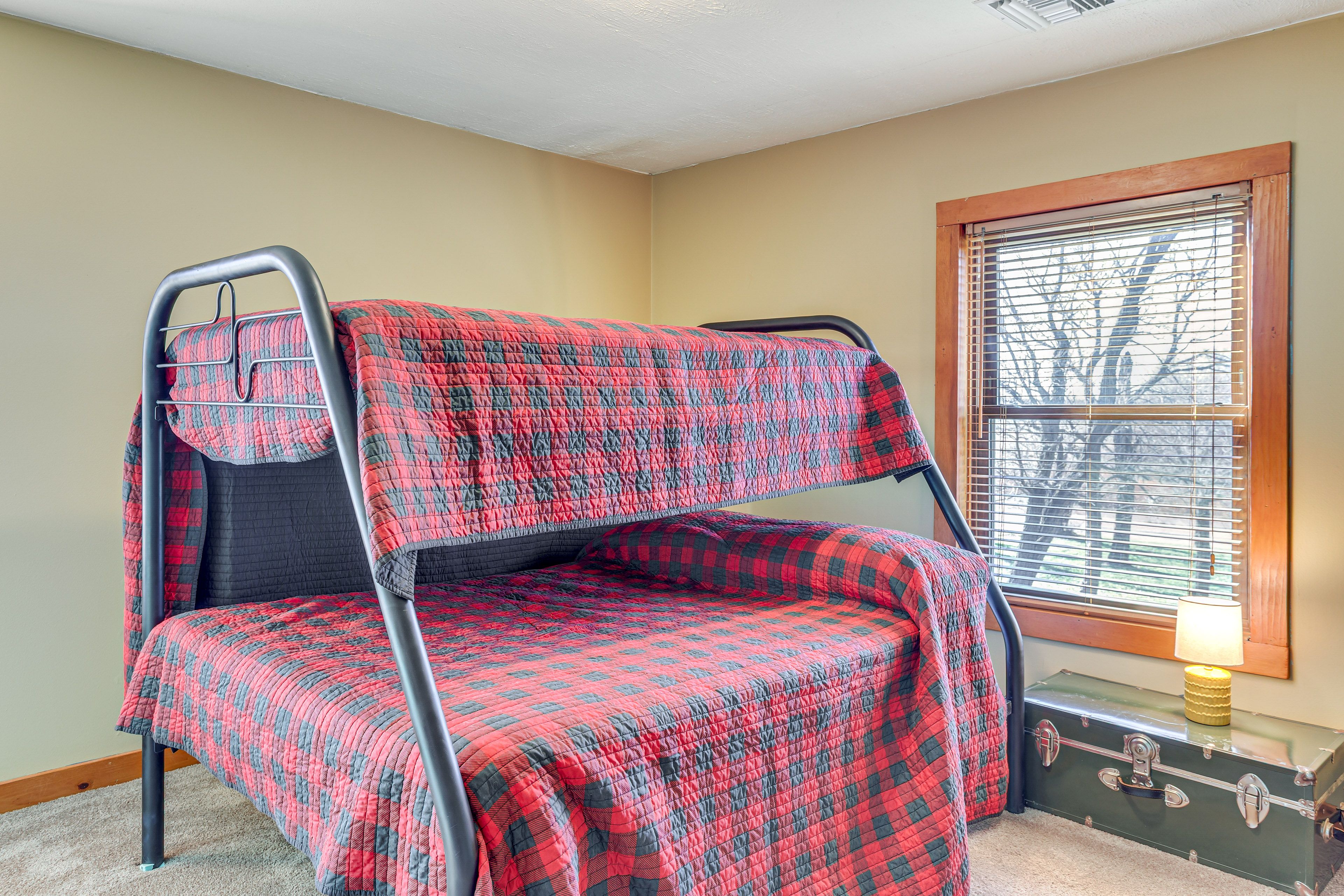 Loft | Twin/Full Bunk Bed | 2nd Floor