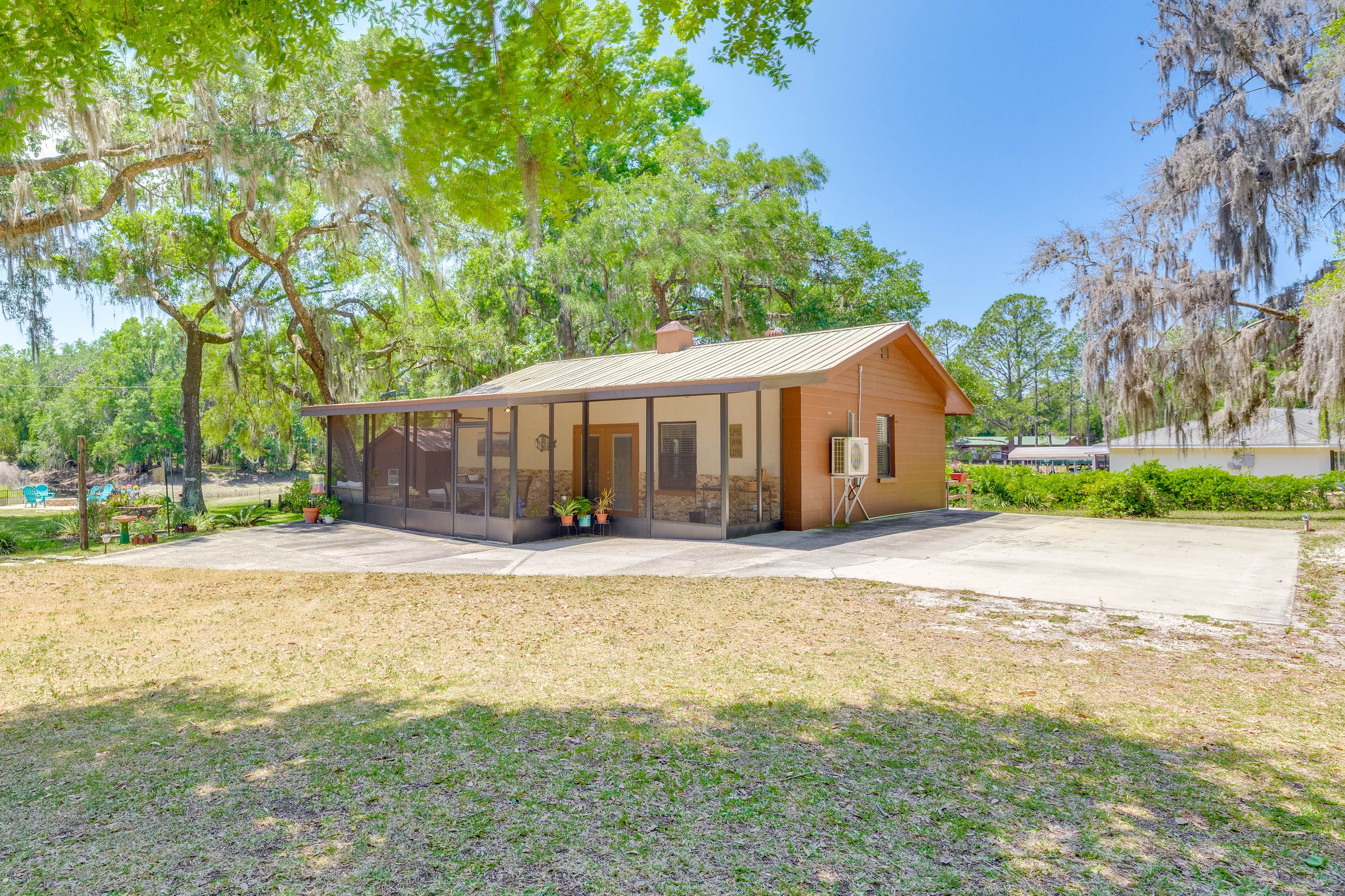 Parking | Driveway (2 Vehicles) | RV/Trailer Parking Parking Pad