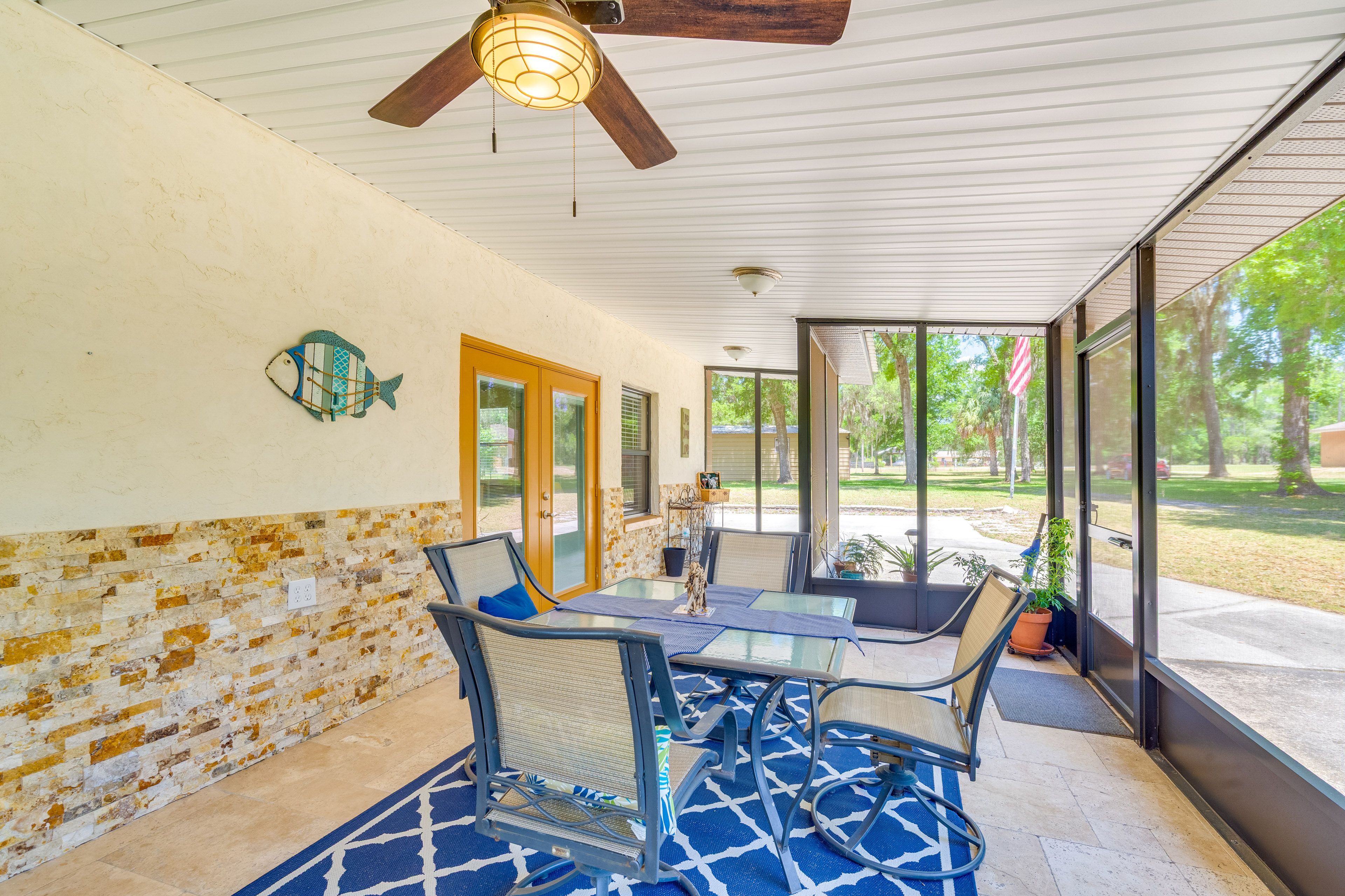Screened Lanai | Dining Area