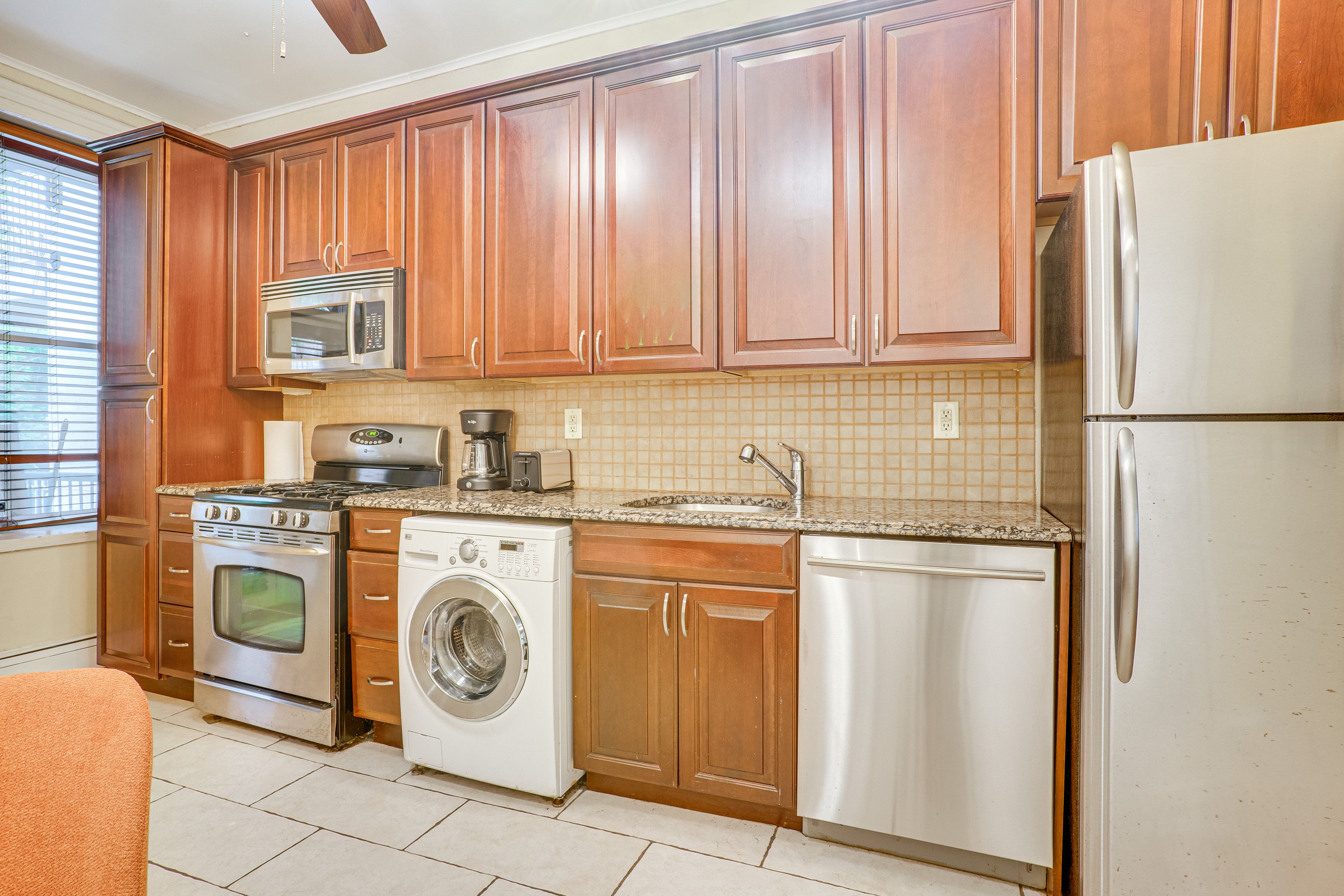 Kitchen | Cooking Basics | Washer/Dryer Combo | Single-Story Apartment