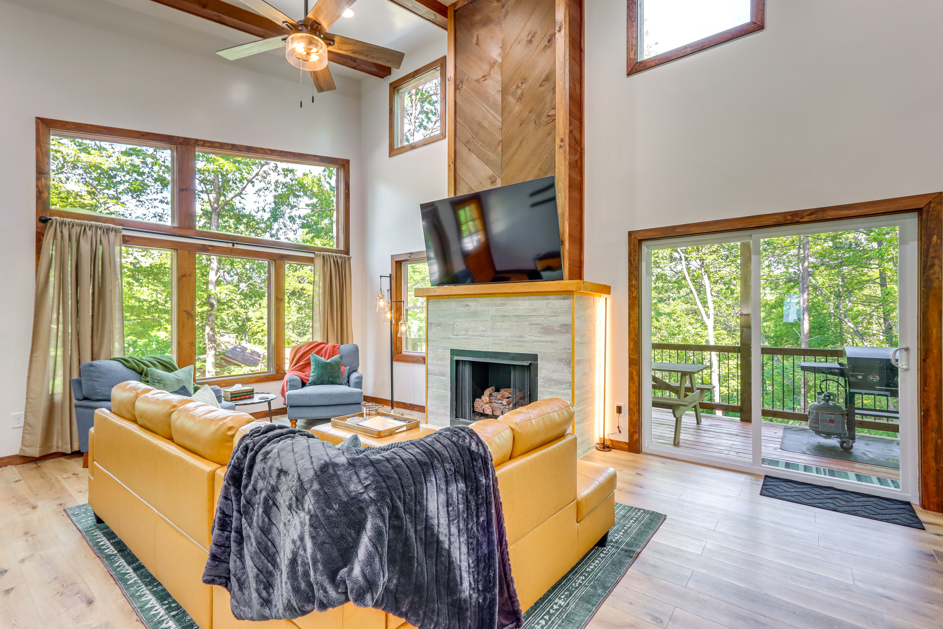 Living Room | 1st Floor | Smart TV | Gas Fireplace