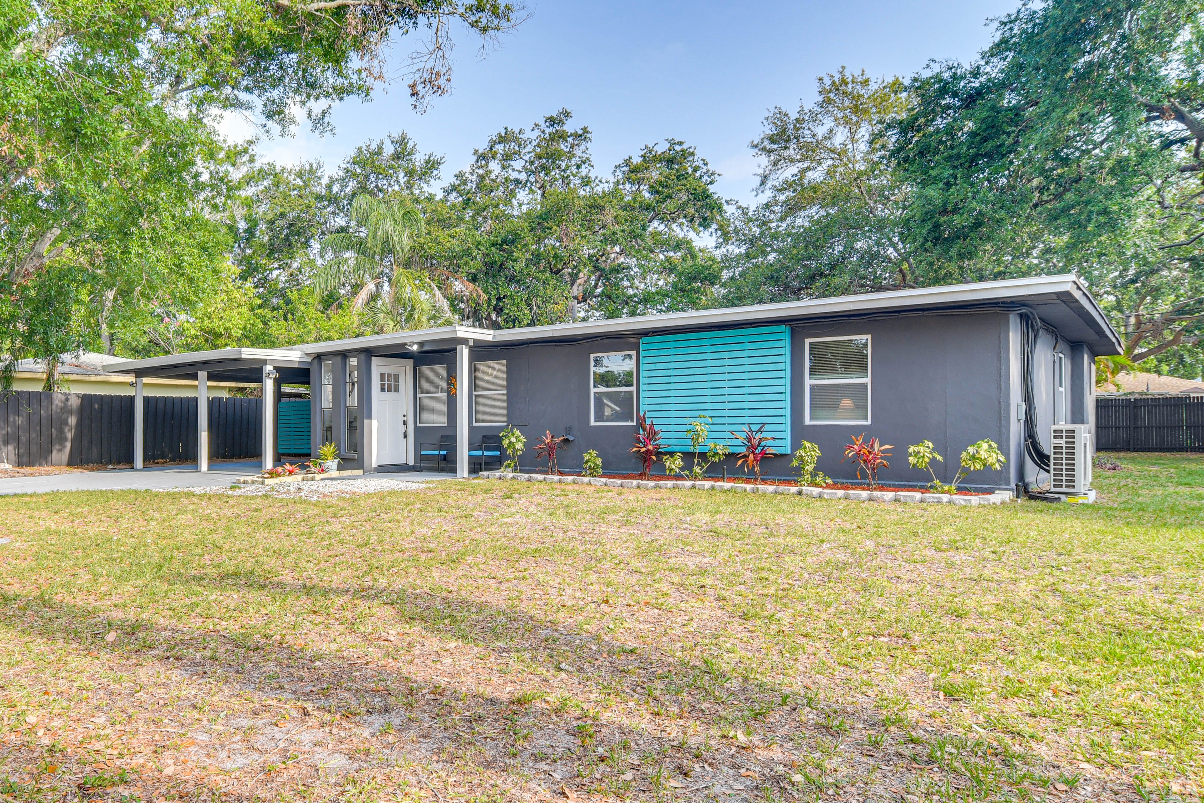 Parking | Driveway (4 Vehicles) | Addt'l Yard Area | RV/Boat Parking Available