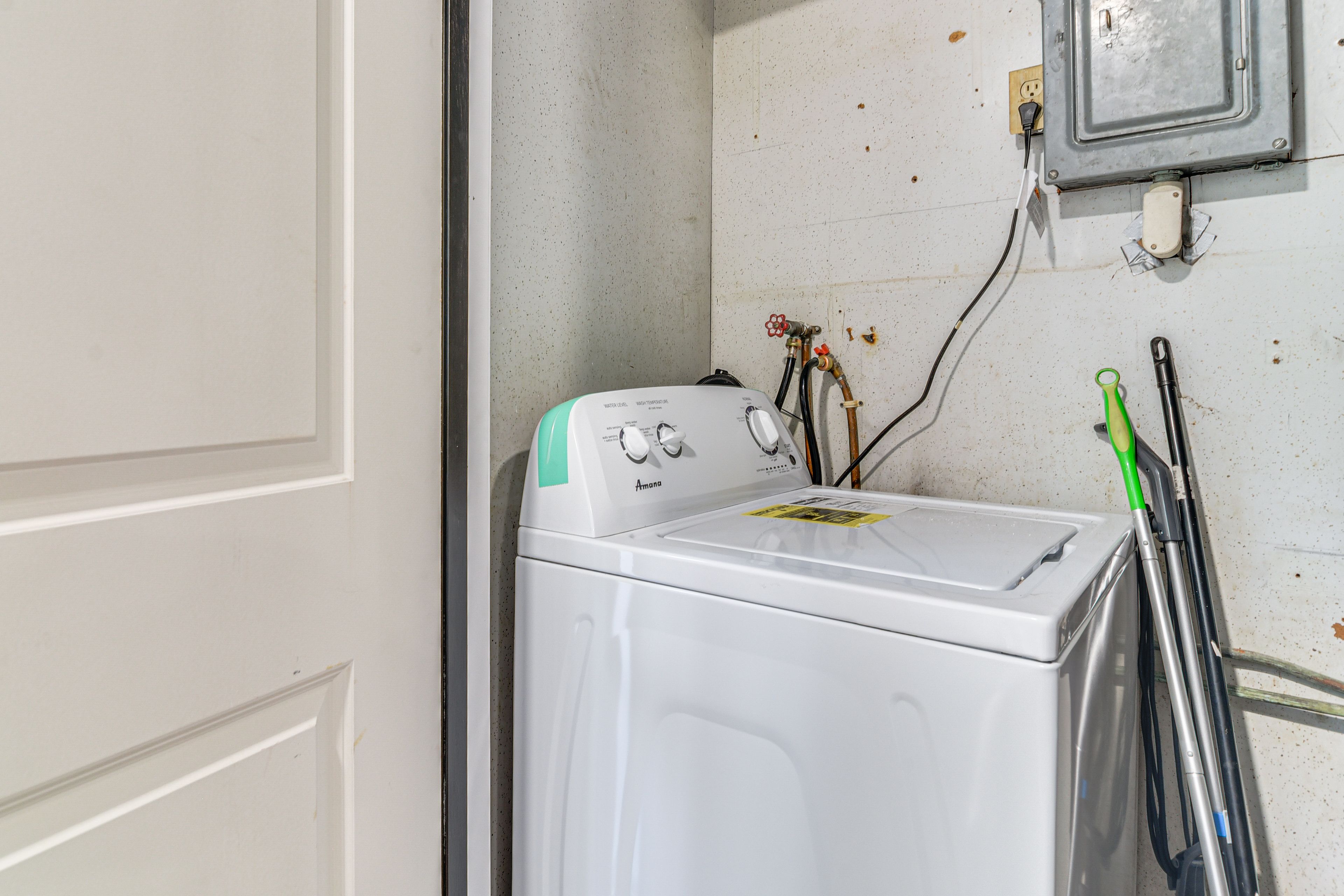 House Exterior | Washer/Dryer