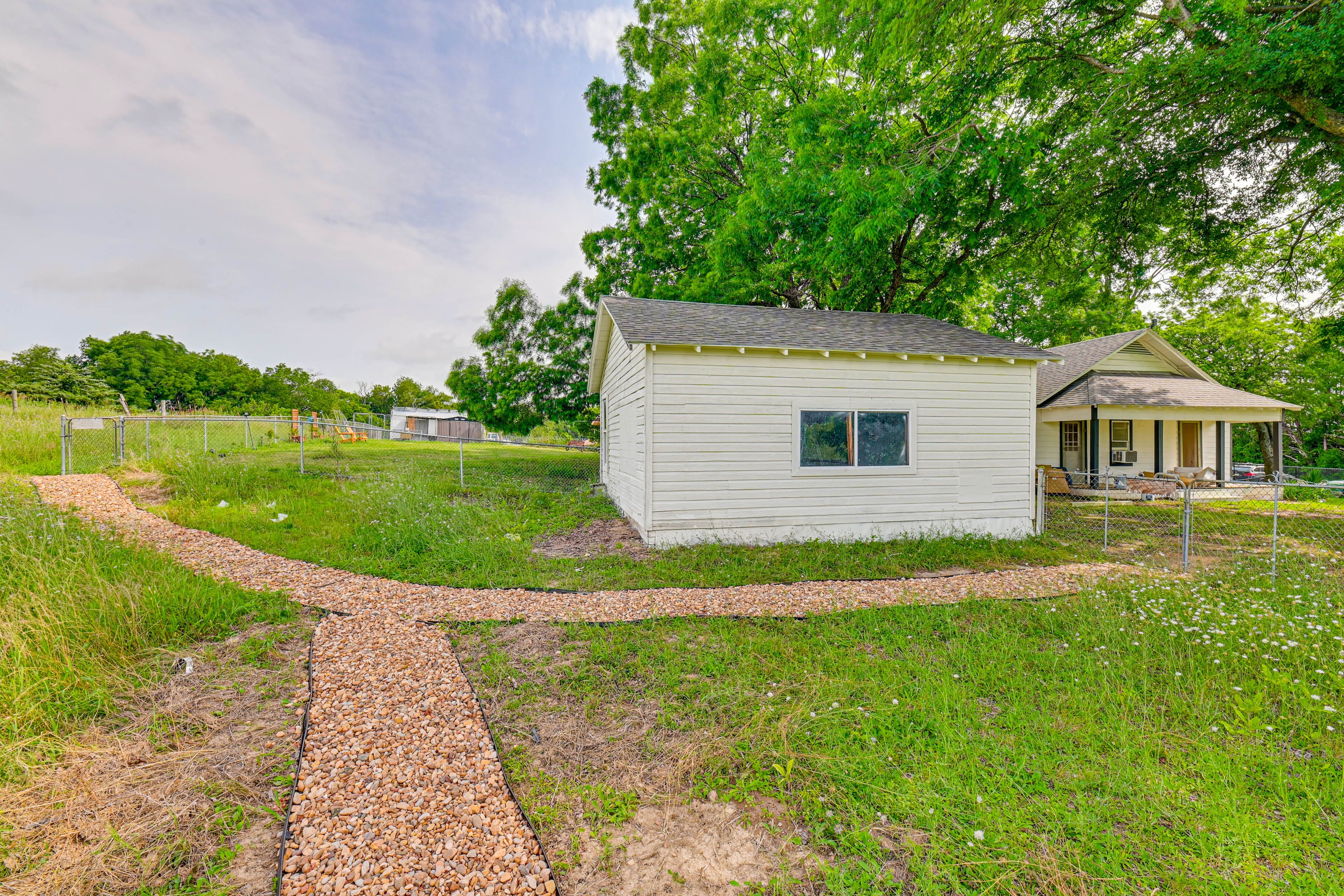 Exterior | 10-Acre Farm | Pond