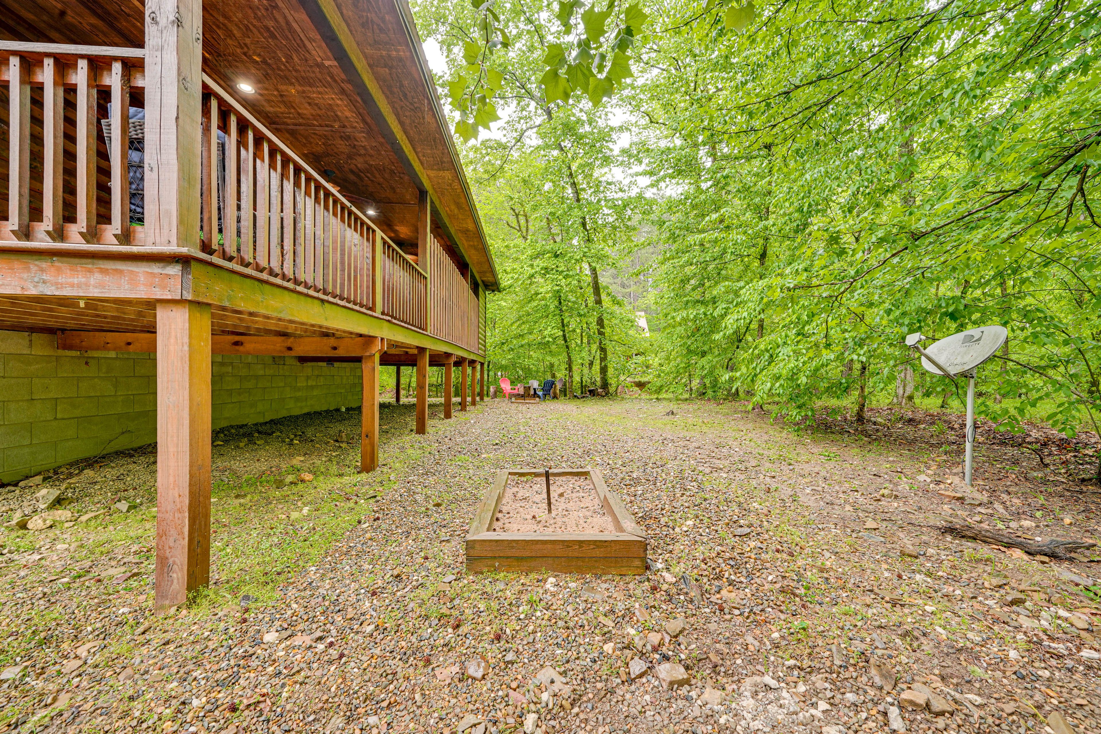 Private Yard | Horseshoes