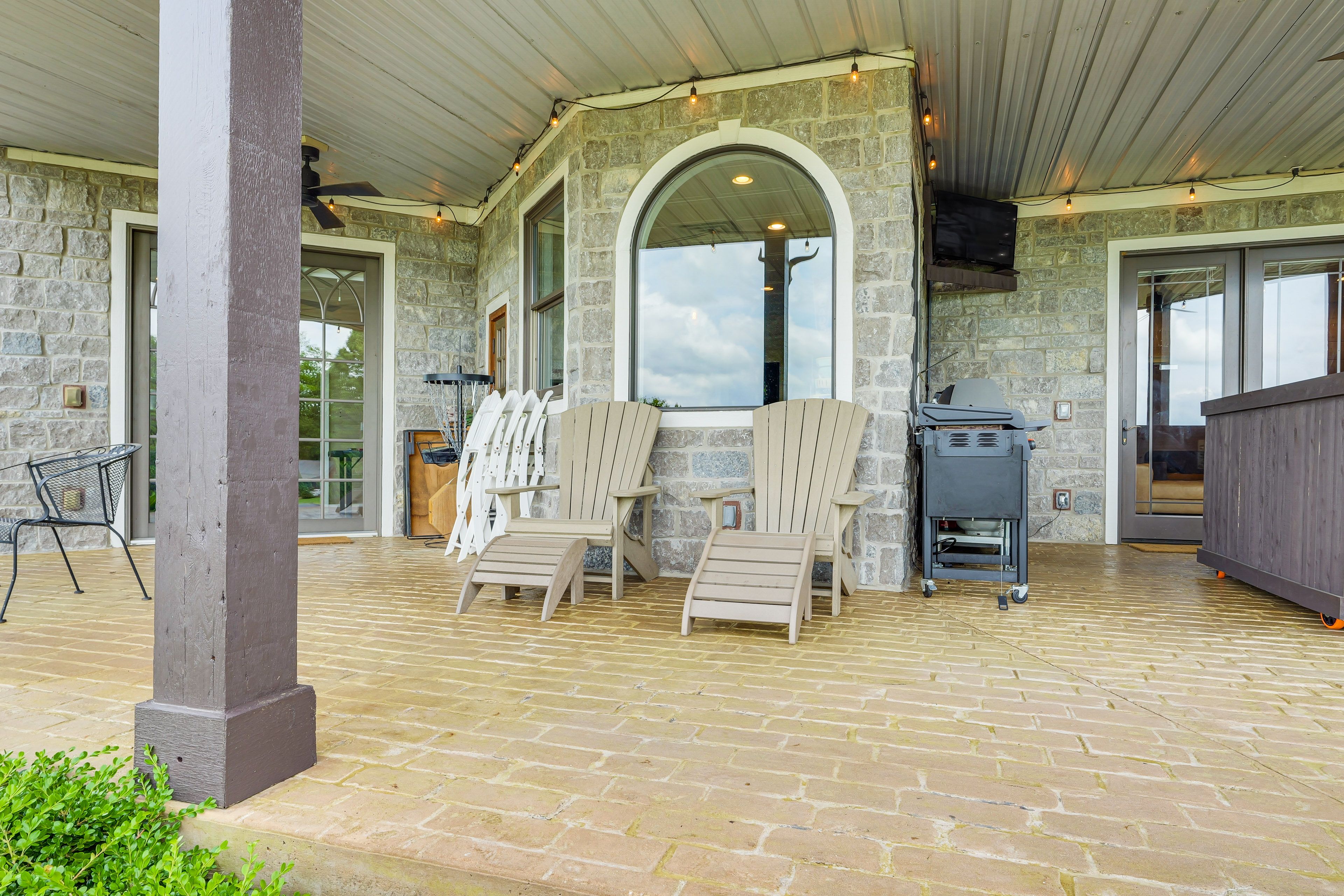 Patio | Outdoor Kitchen | Lounge Seating