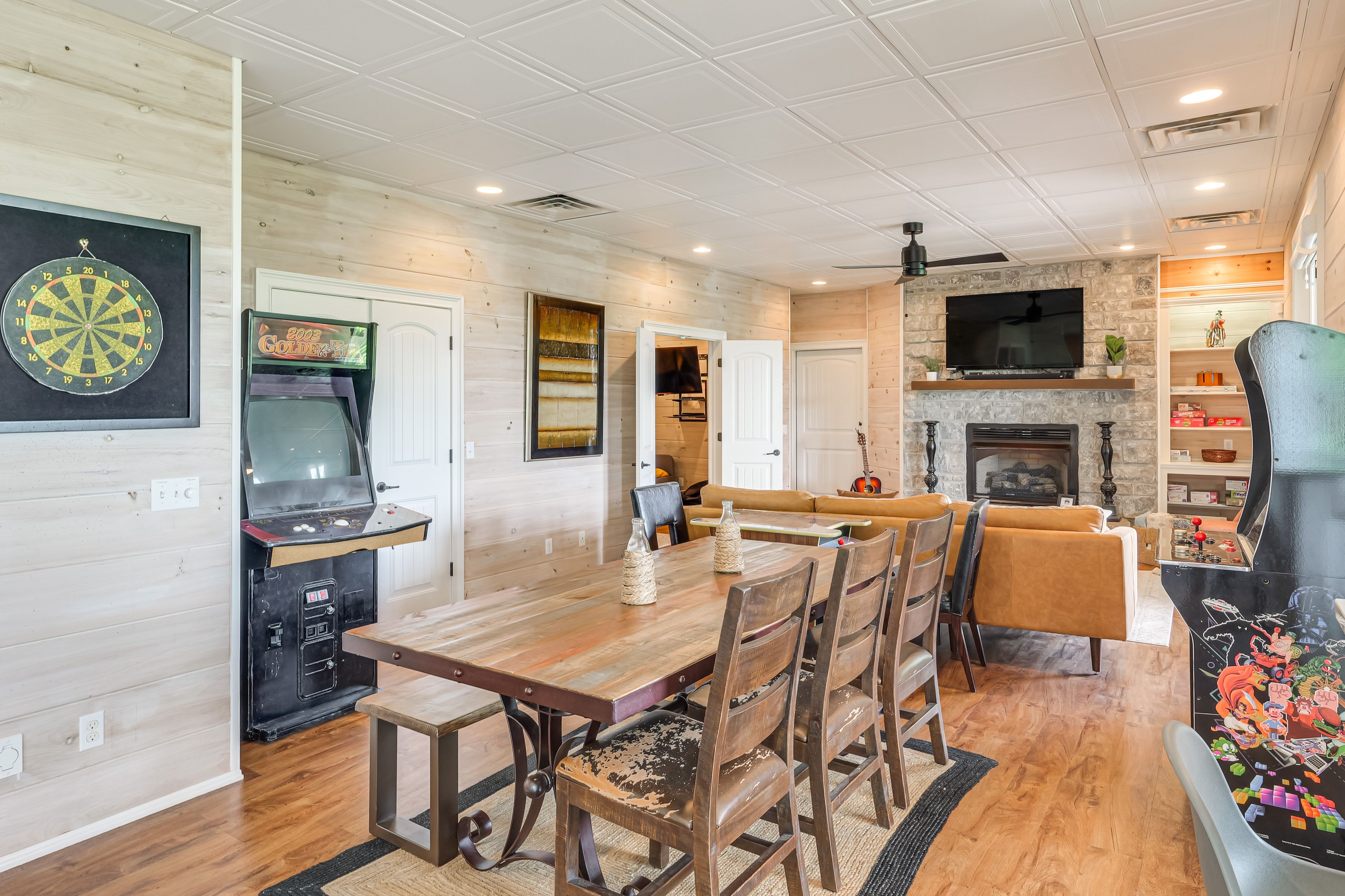 Rec Room | Lower Level | Smart TV | Full Kitchen | Ping-Pong Table