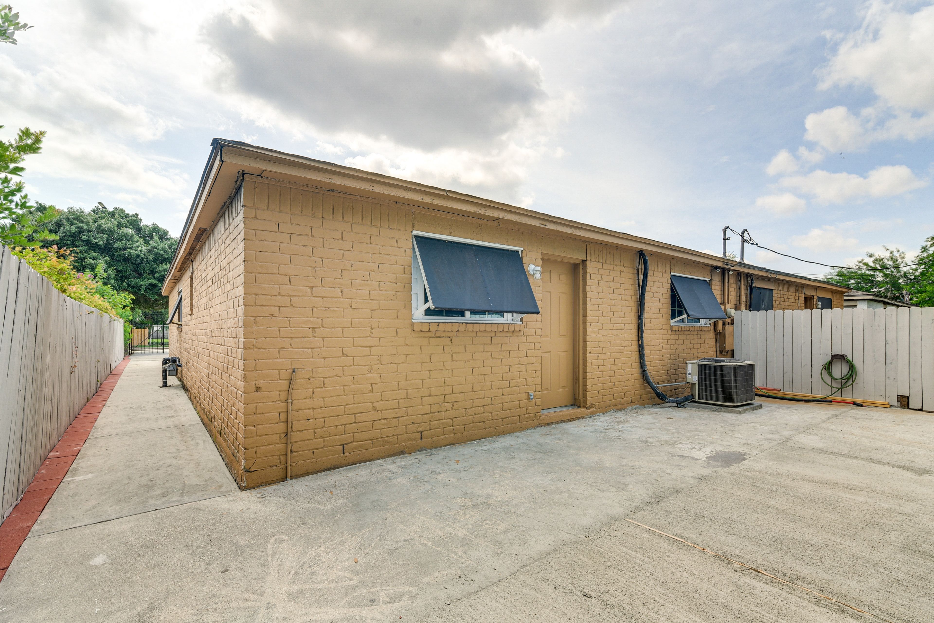 Walkway to Gate | Other Unit Exterior