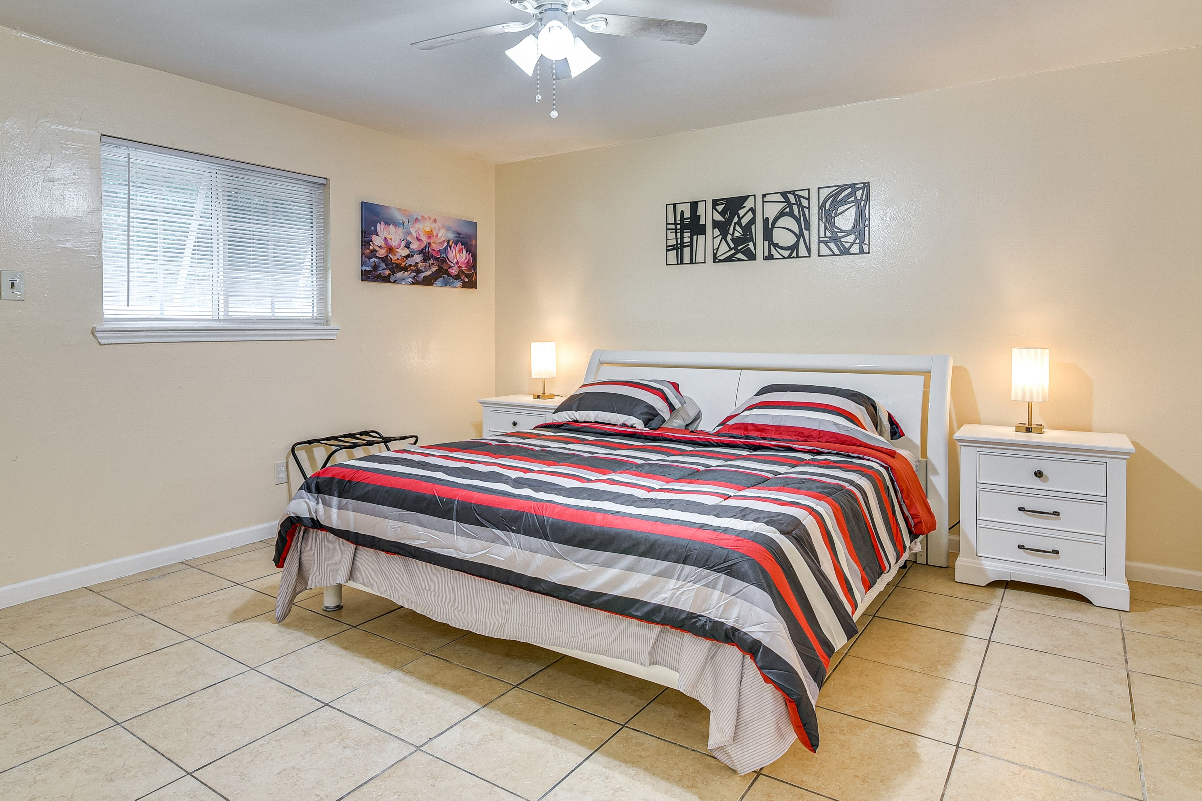 Bedroom 1 | King Bed