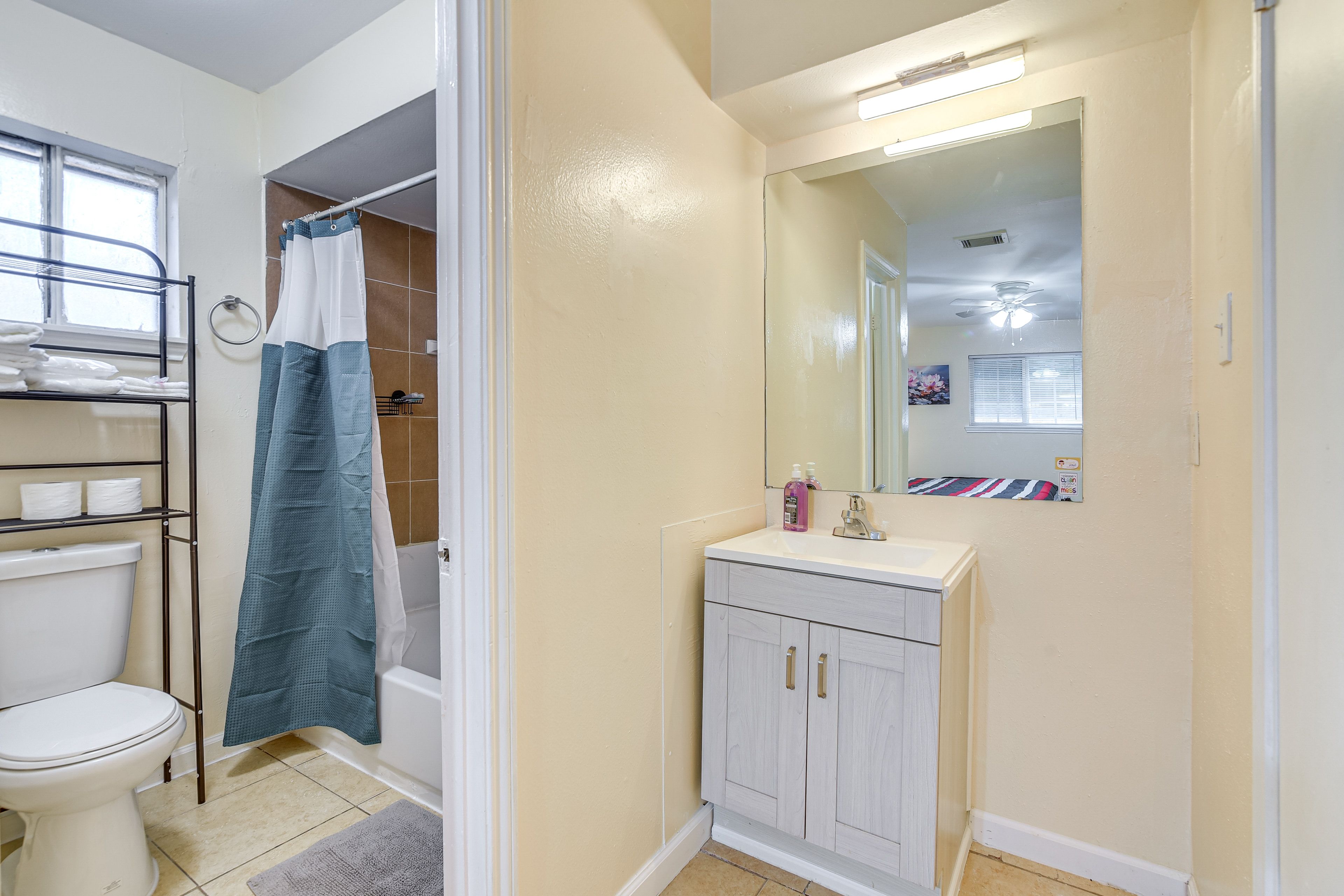 Full Bathroom | Linens & Towels