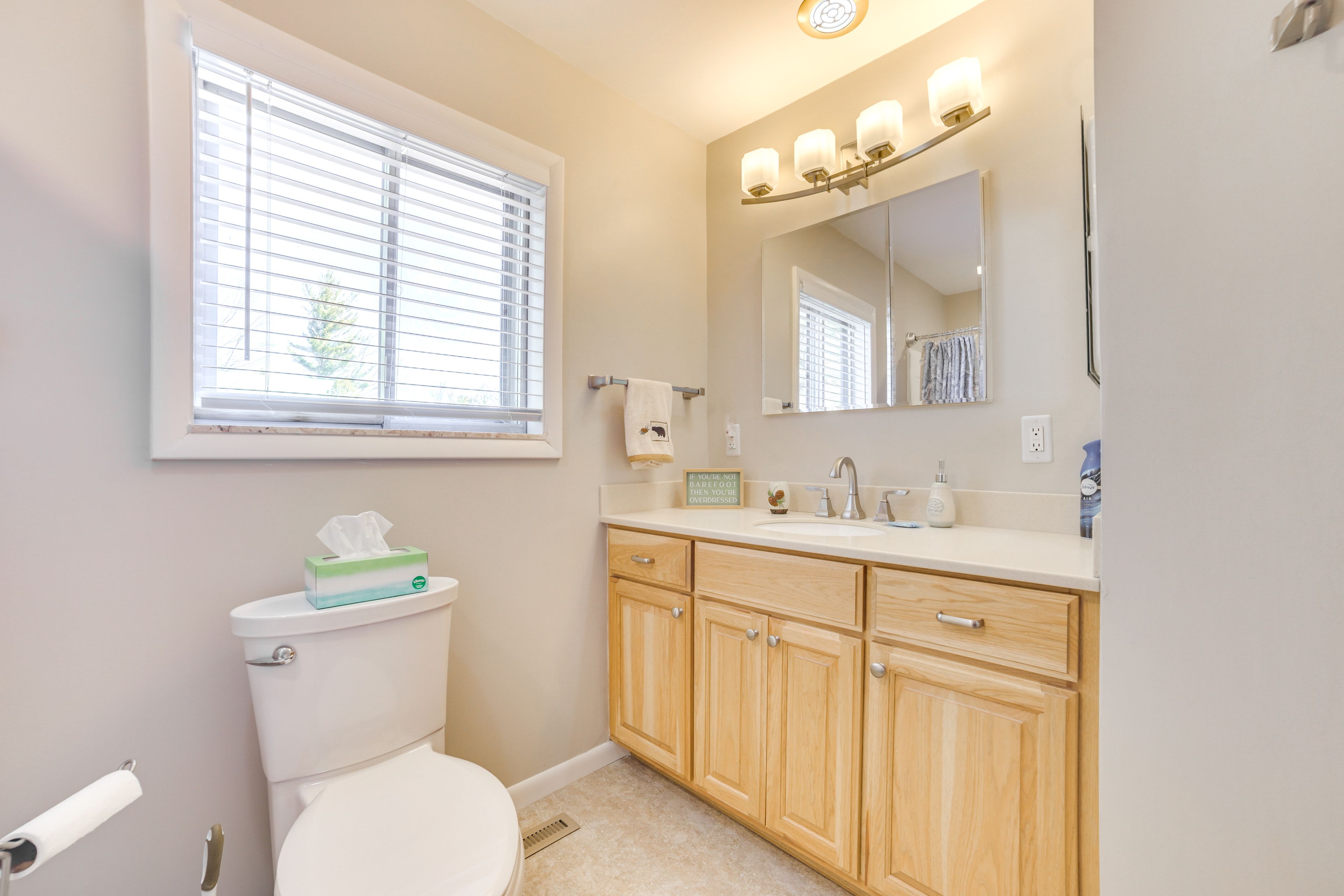 Full Bathroom | 1st Floor