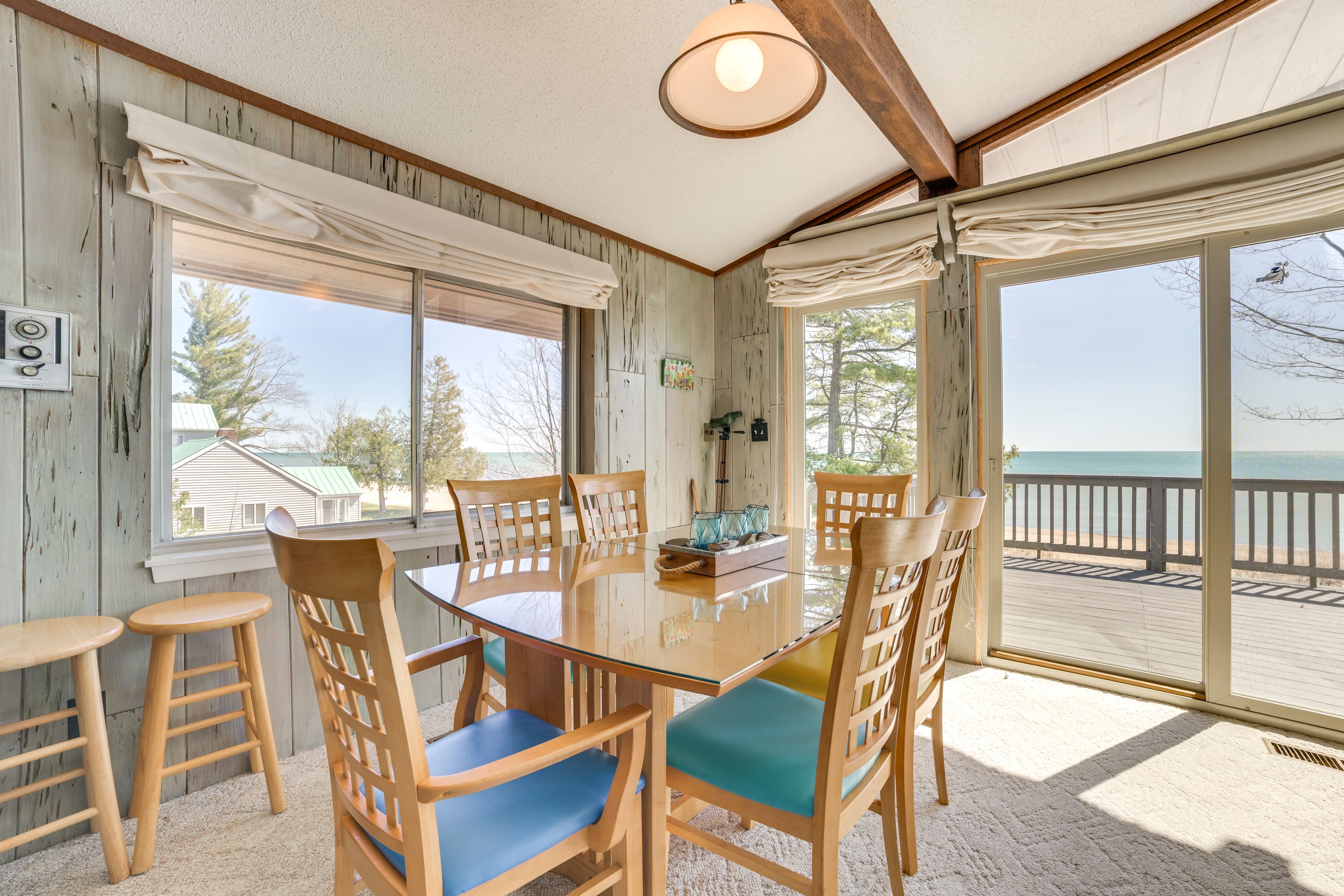 Dining Area | 2nd Floor | Dishware/Flatware | Trash Bags/Paper Towels