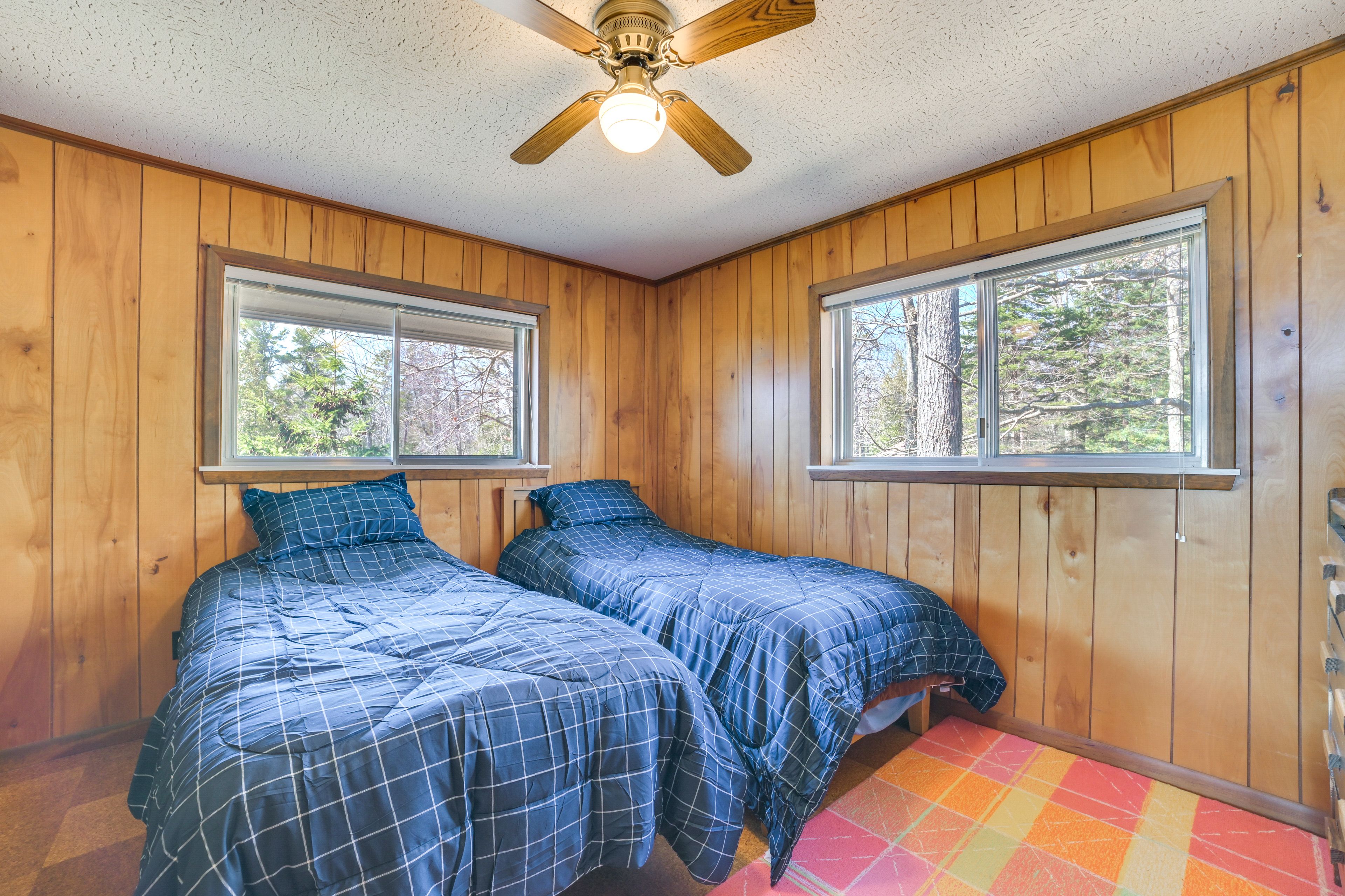 Bedroom 2 | 2 Twin Beds | 2nd Floor | Hangers