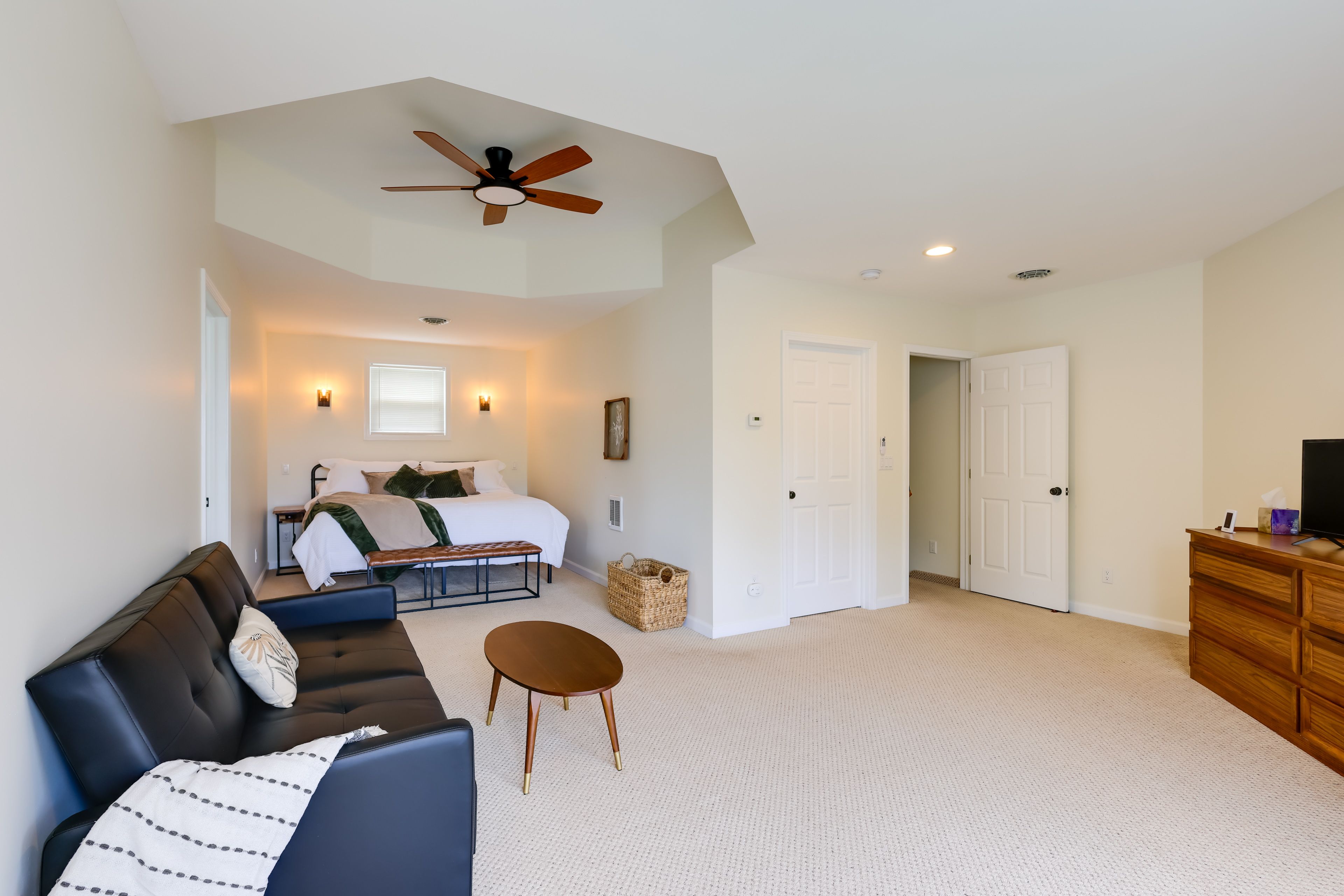Bedroom 1 | King Bed | Linens | Main Level