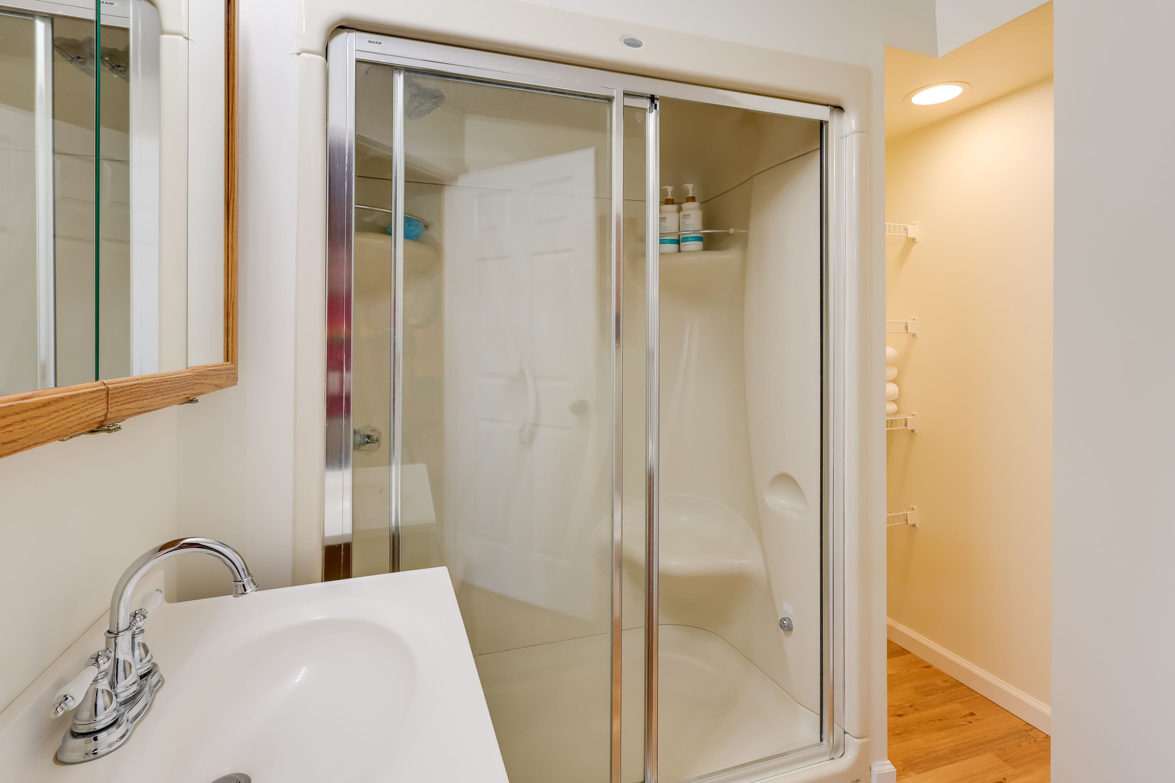 Full Bath | Towels | Hair Dryer | Main Level
