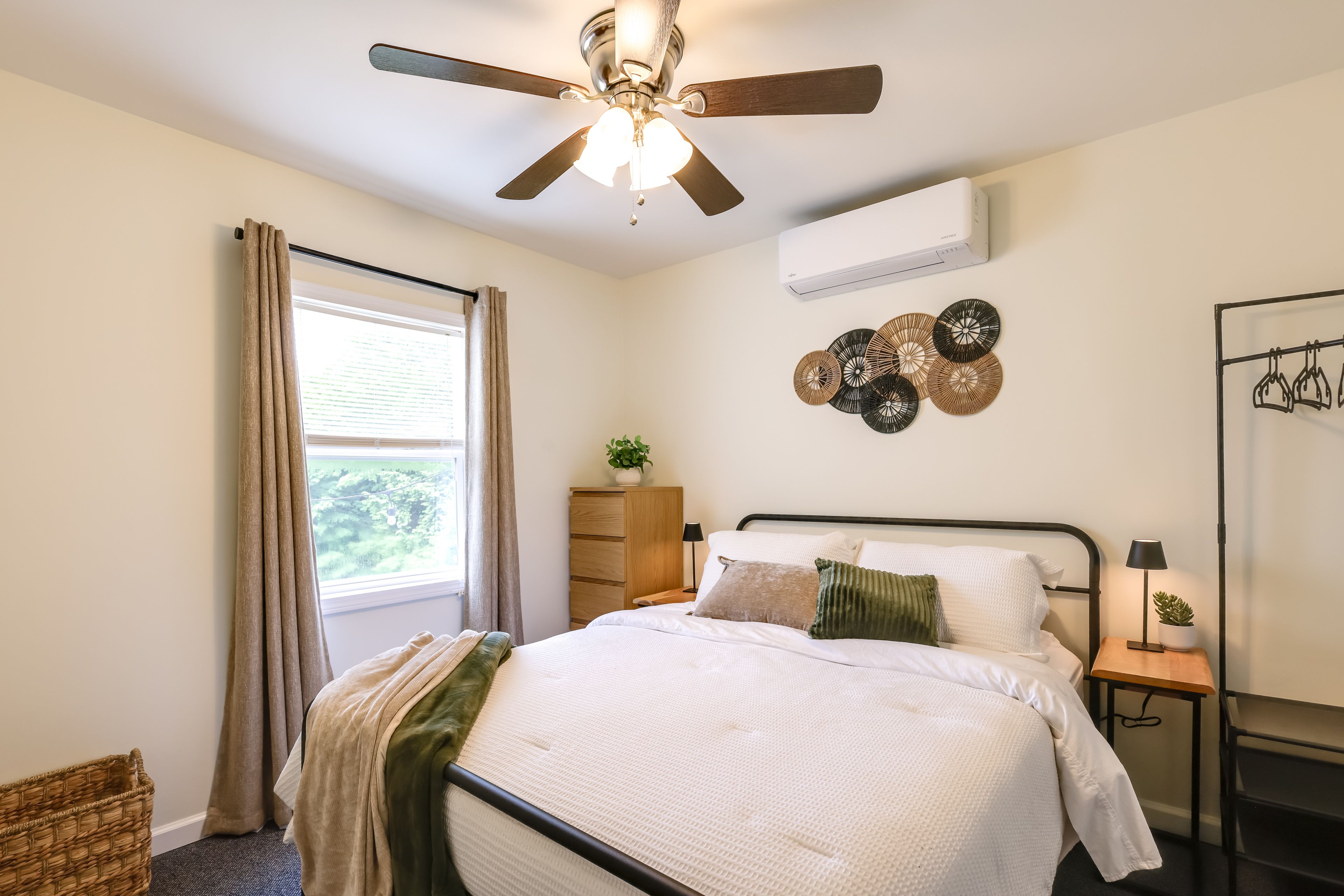 Bedroom 3 | Queen Bed | Upper Level