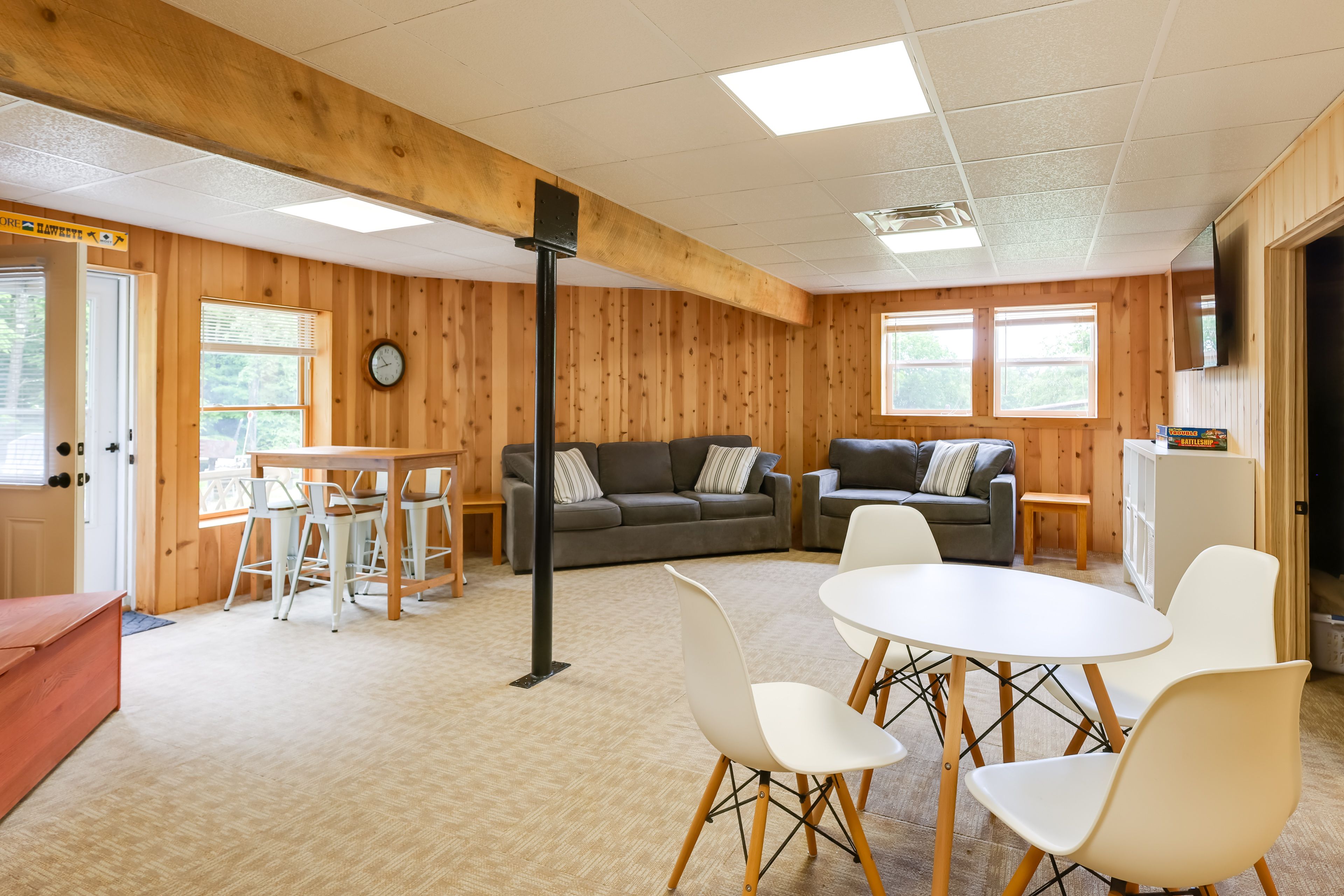 Basement Lounge | Smart TV | Board Games | Lower Level