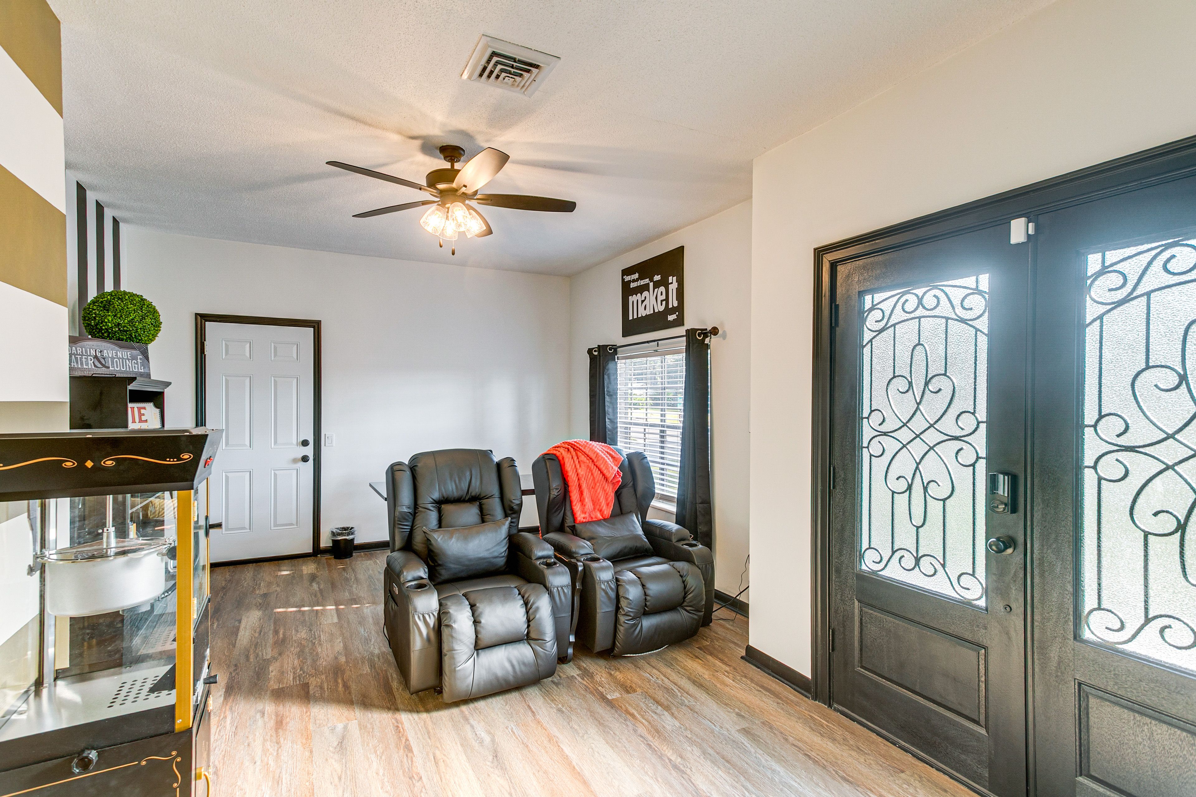 Movie Room | Work Desk | Free WiFi