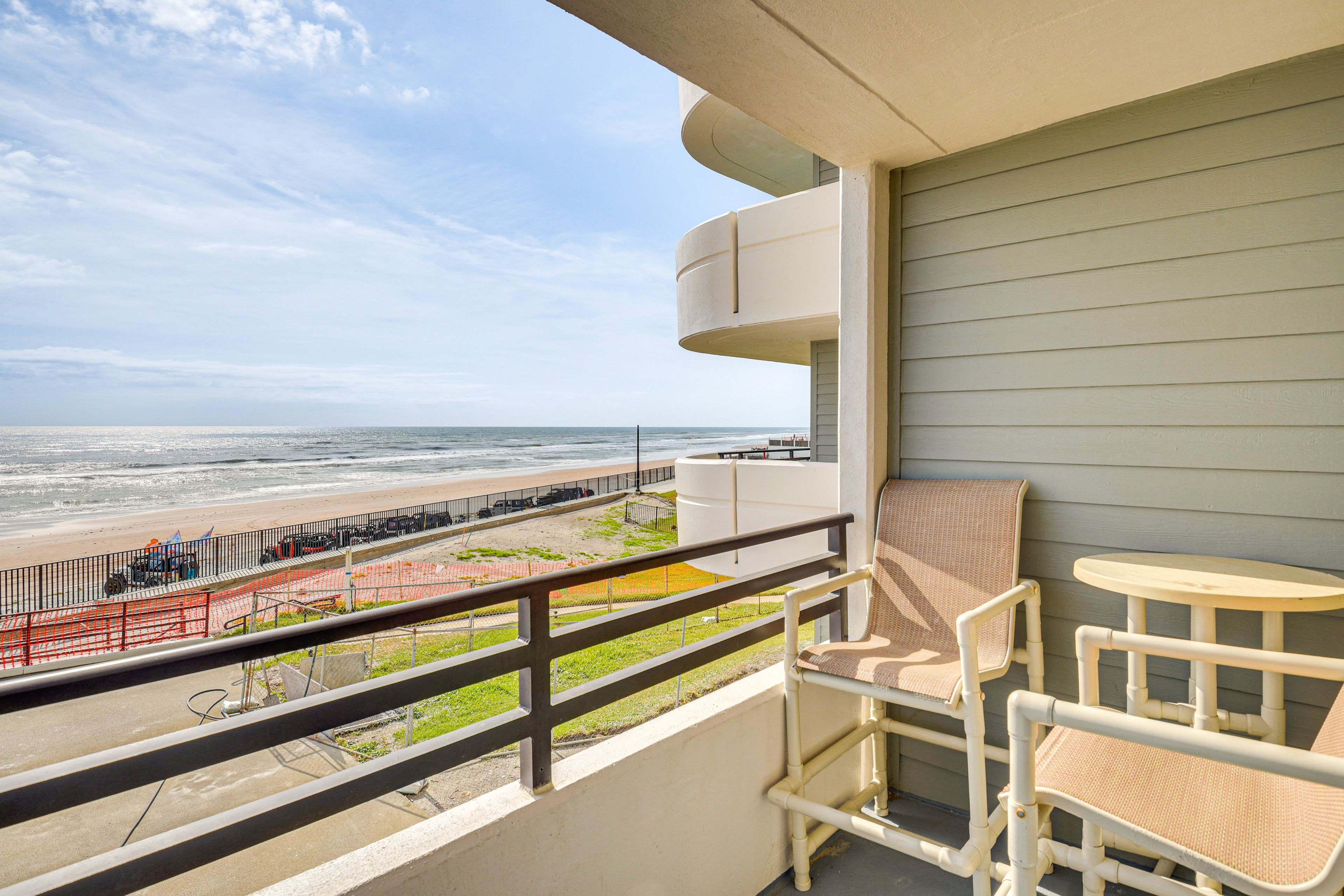 Private Balcony | Single-Story Condo | Ocean Views