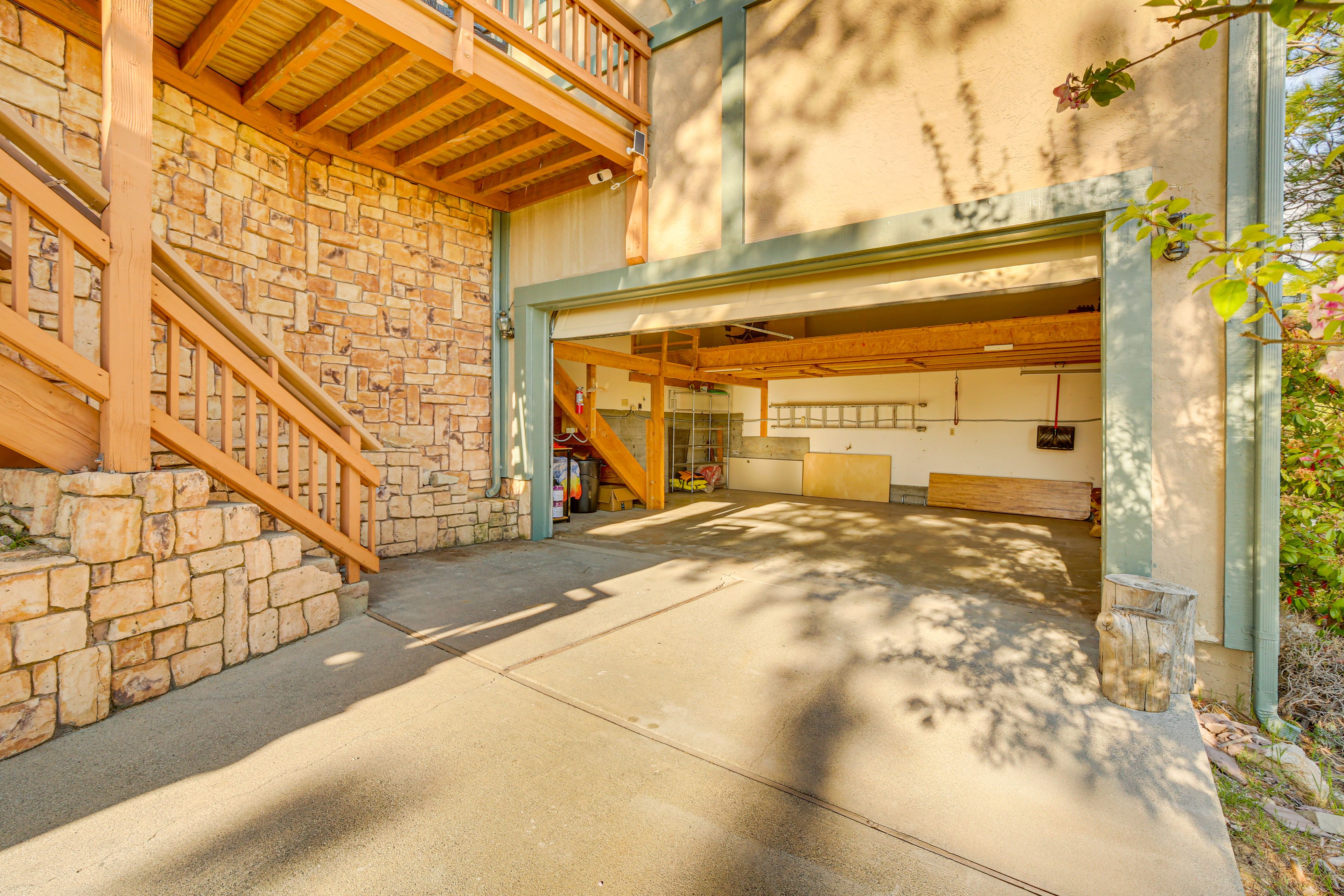 Parking | Driveway (2 Vehicles) | Garage (2 Vehicles) | No Street Parking