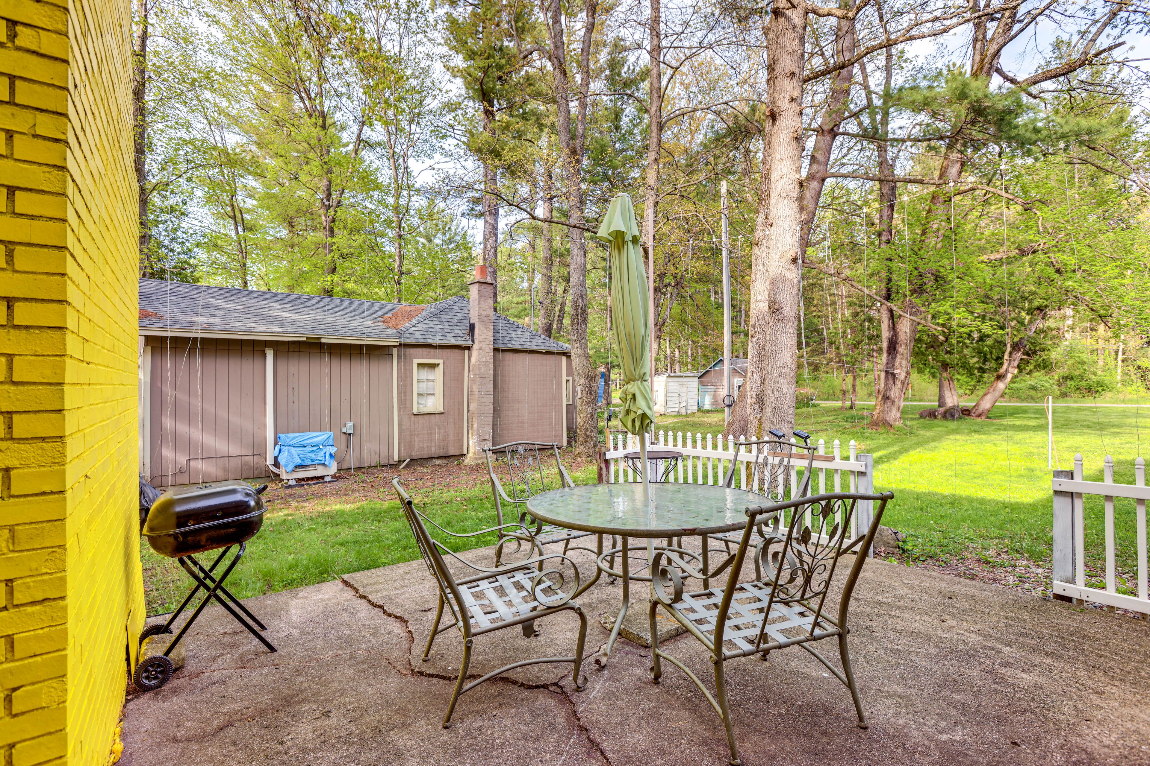 Patio | Charcoal Grill