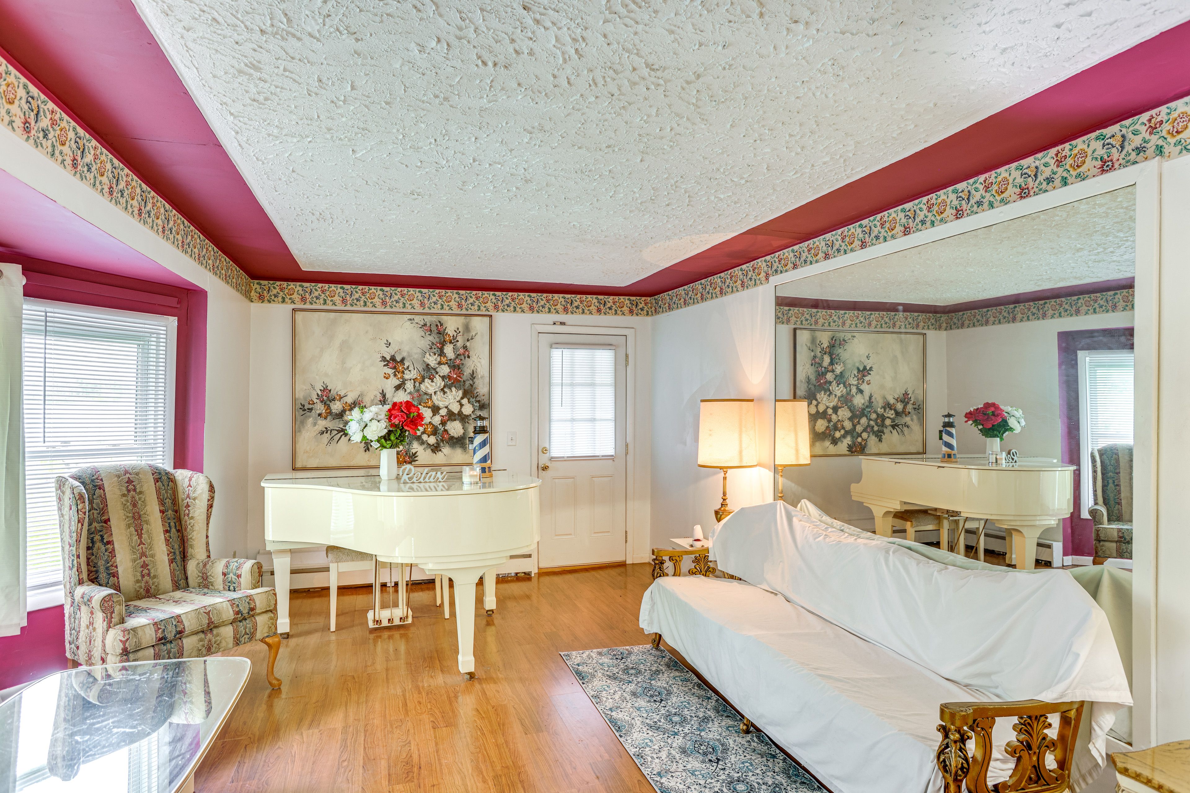 Sitting Room | 1st Floor