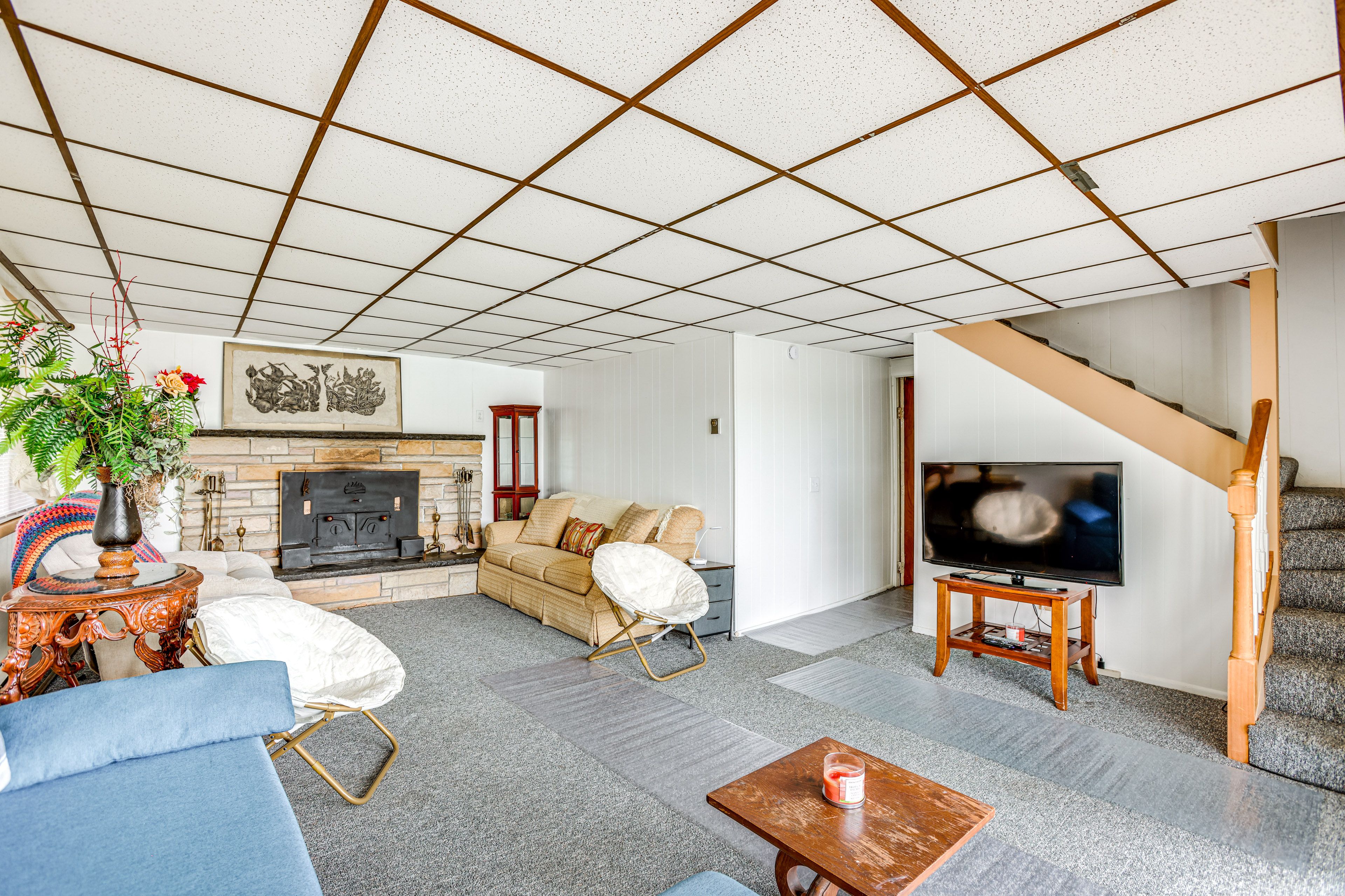 Living Room | Free WiFi | Smart TV | 1st Floor