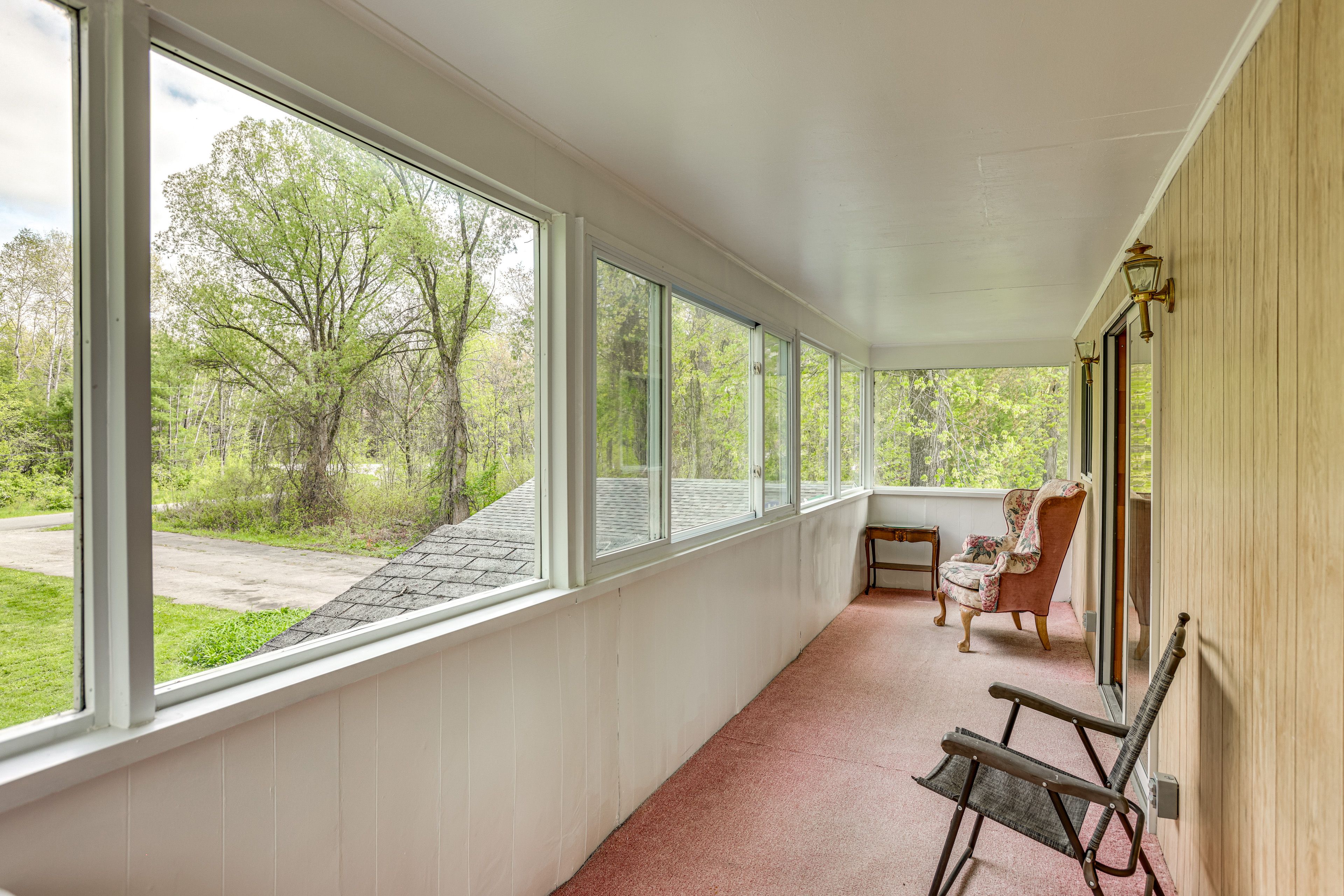 En-Suite Sunroom | 2nd Floor