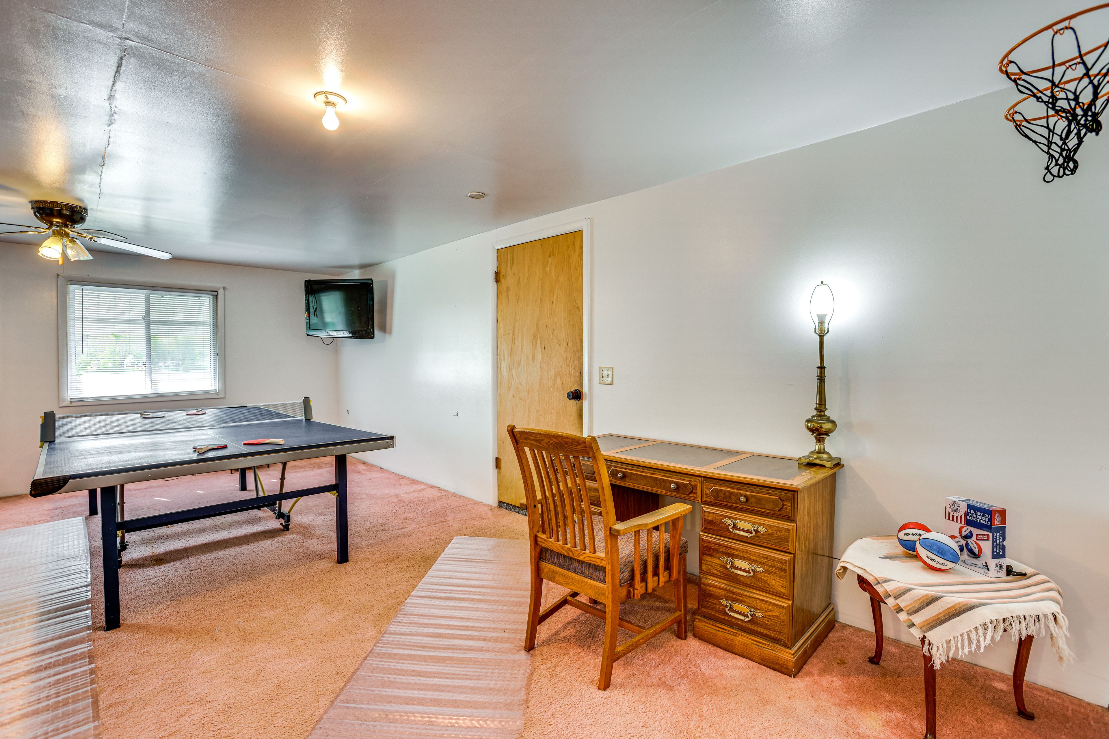 Game Room | Ping-Pong Table | 2 Twin Beds | 2nd Floor