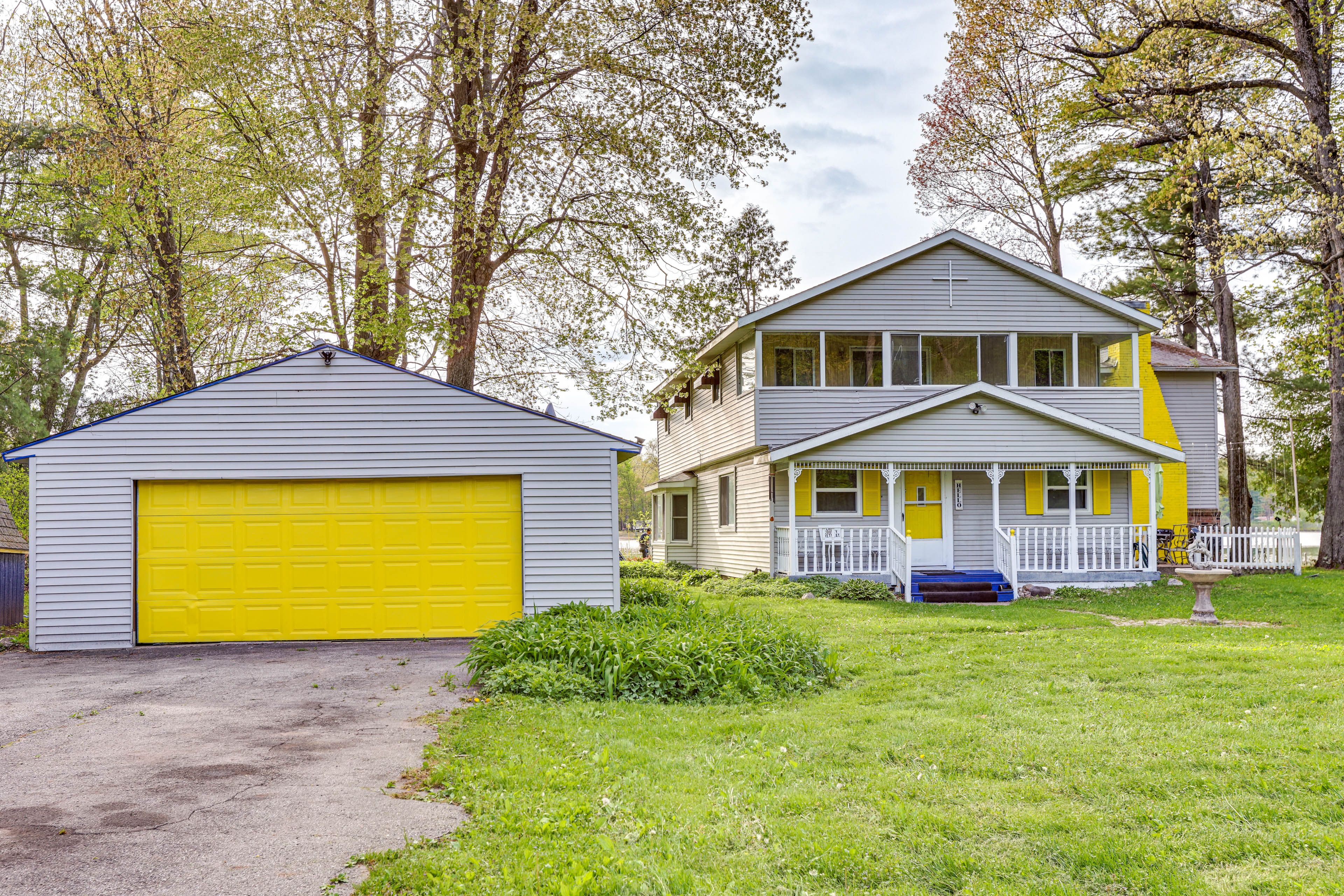 Parking | Driveway (10 Vehicles) | RV/Trailer Parking