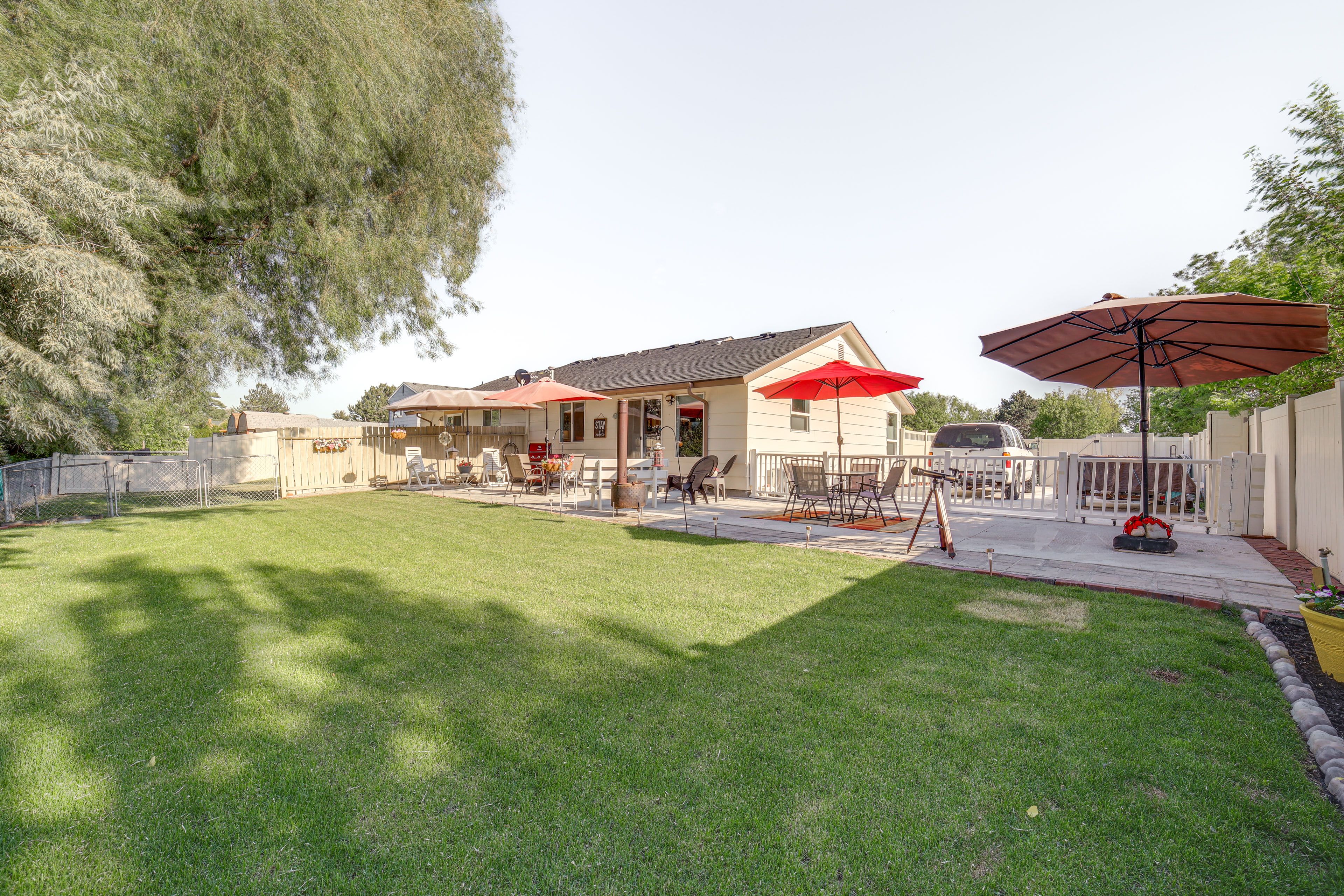 Private Backyard (Fully Fenced)