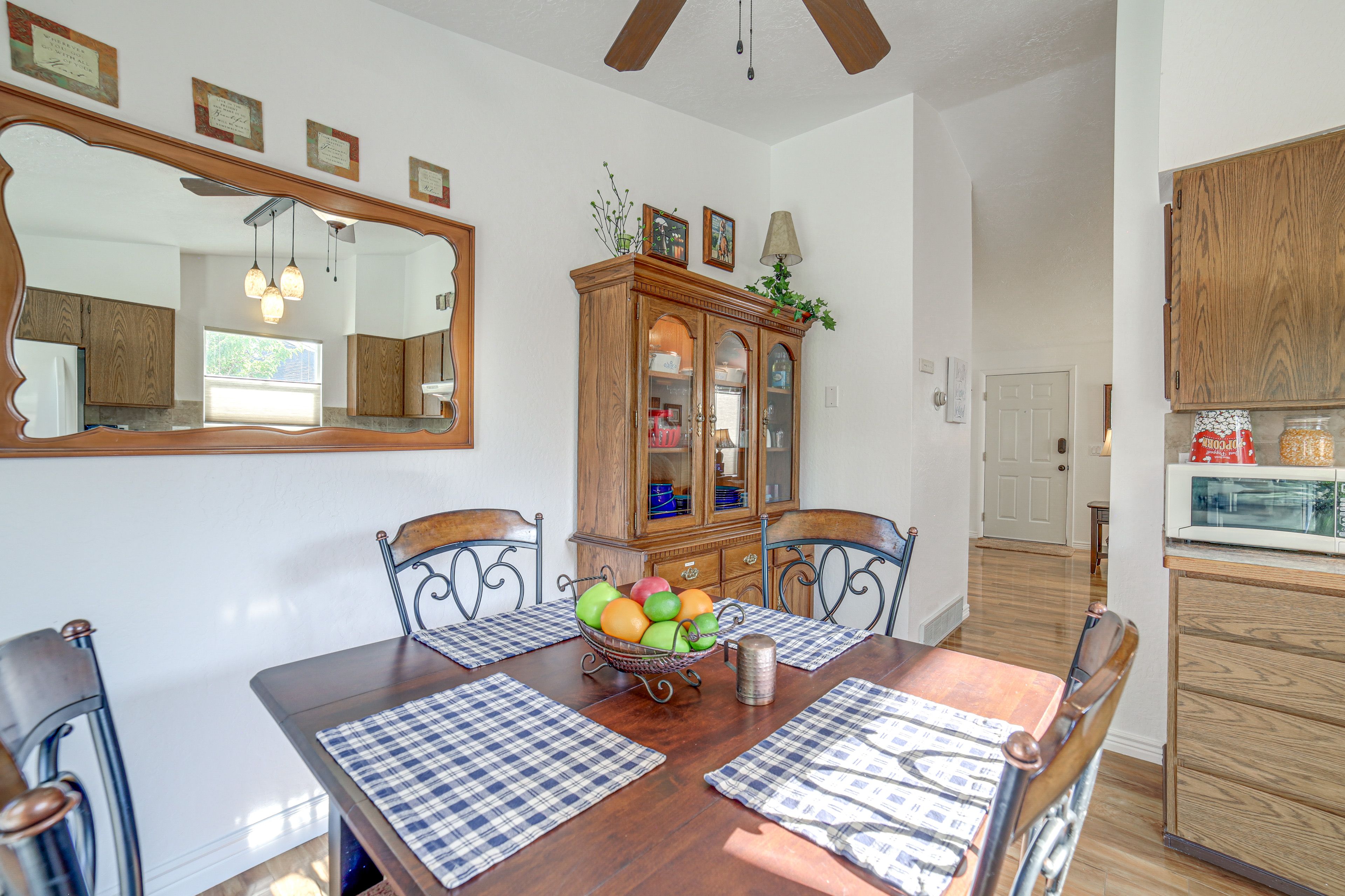 Dining Area | Dishware & Flatware