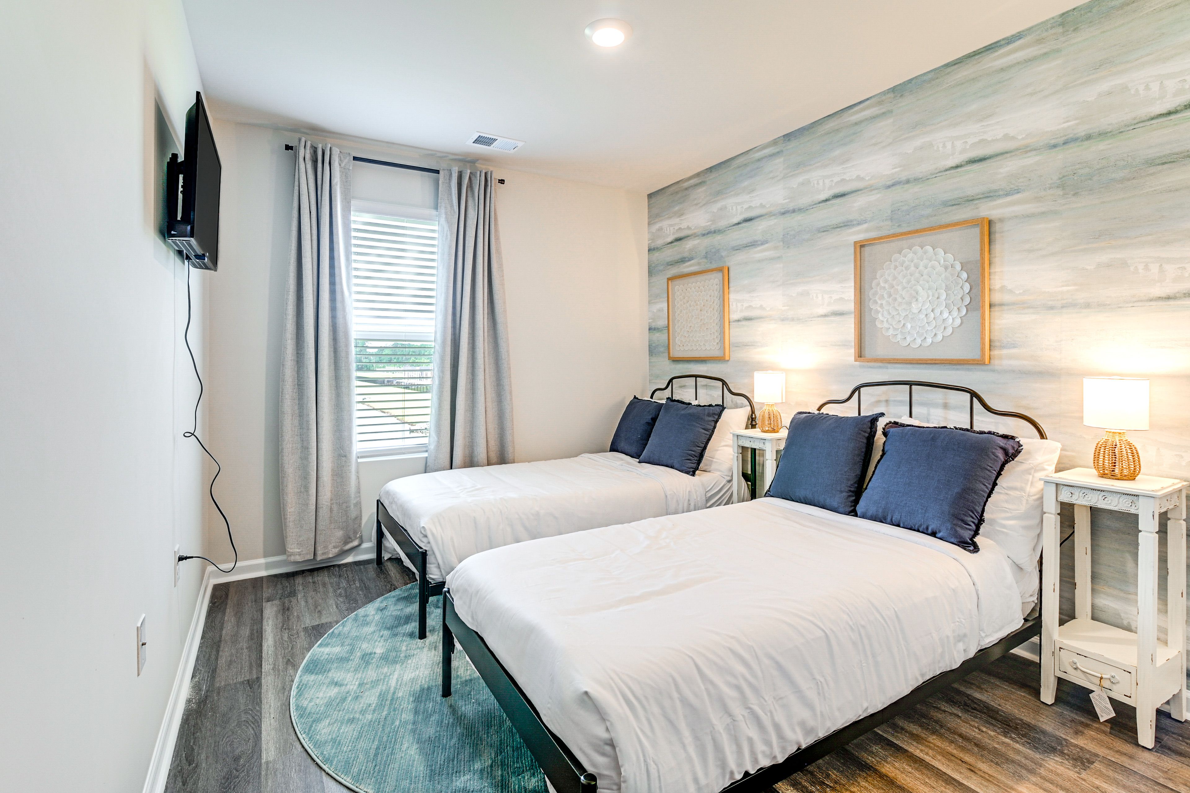 Bedroom 2 | 2nd Floor | 2 Twin Beds | Smart TV