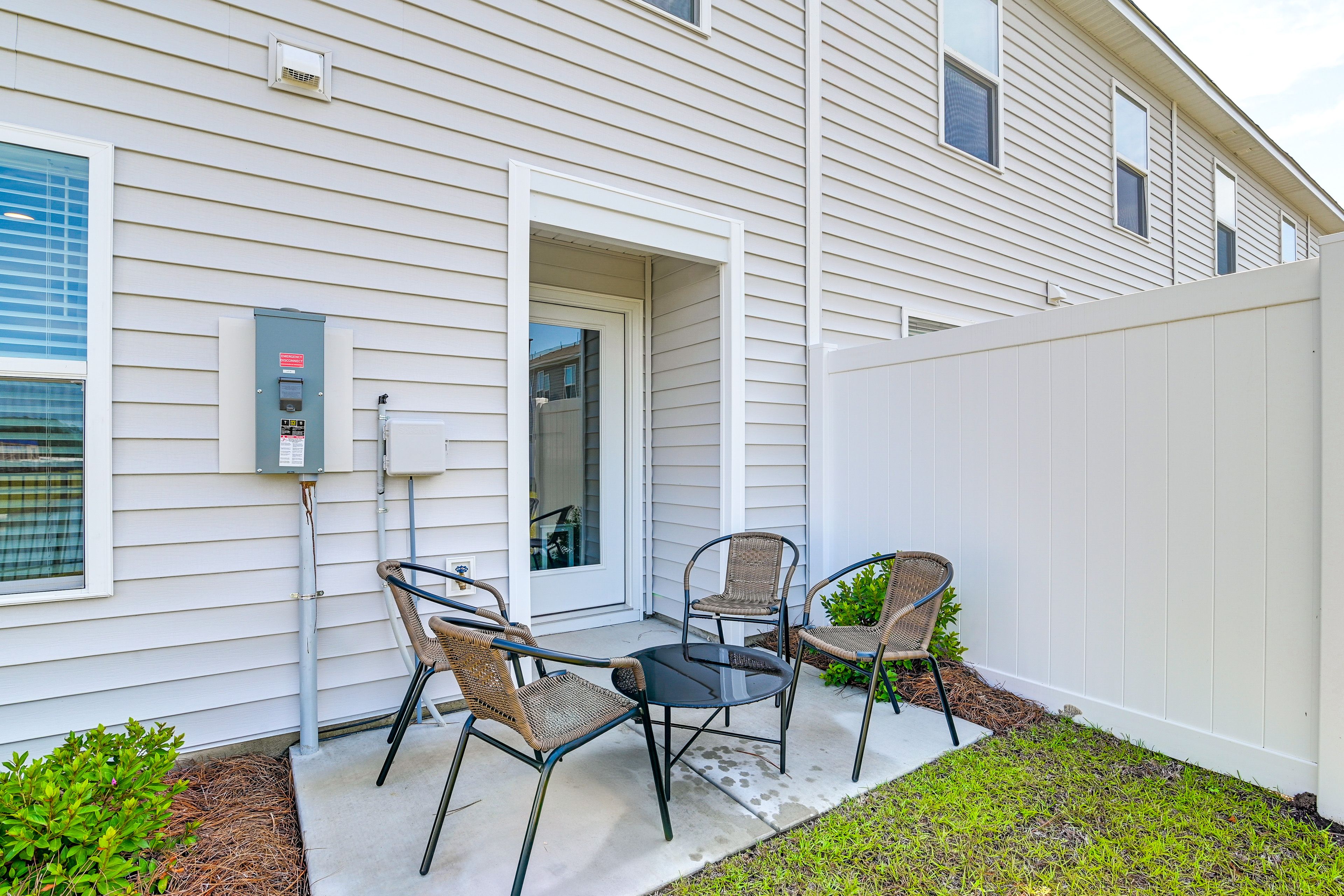 Property Exterior | Patio Area