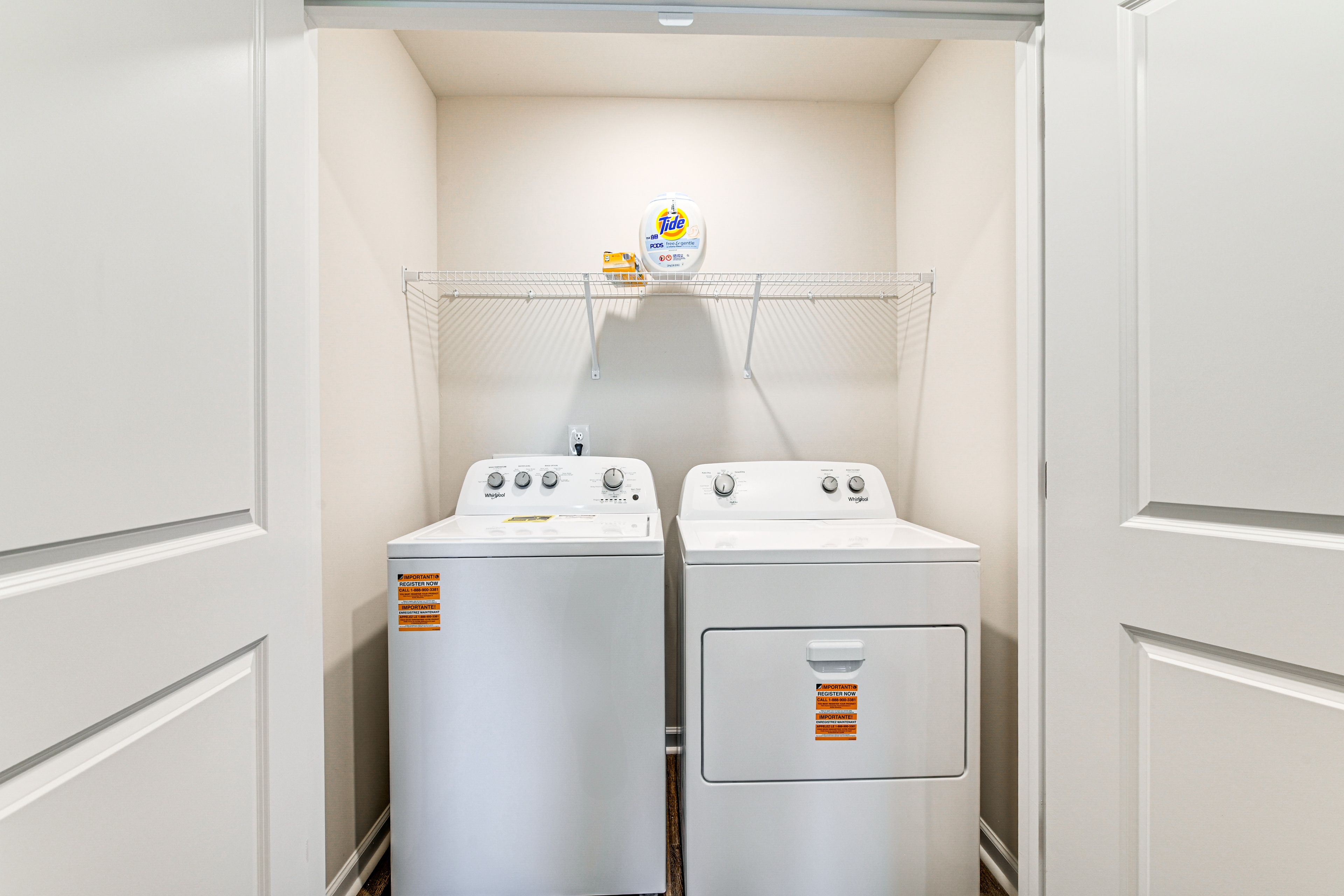 Laundry Closet | Washer & Dryer