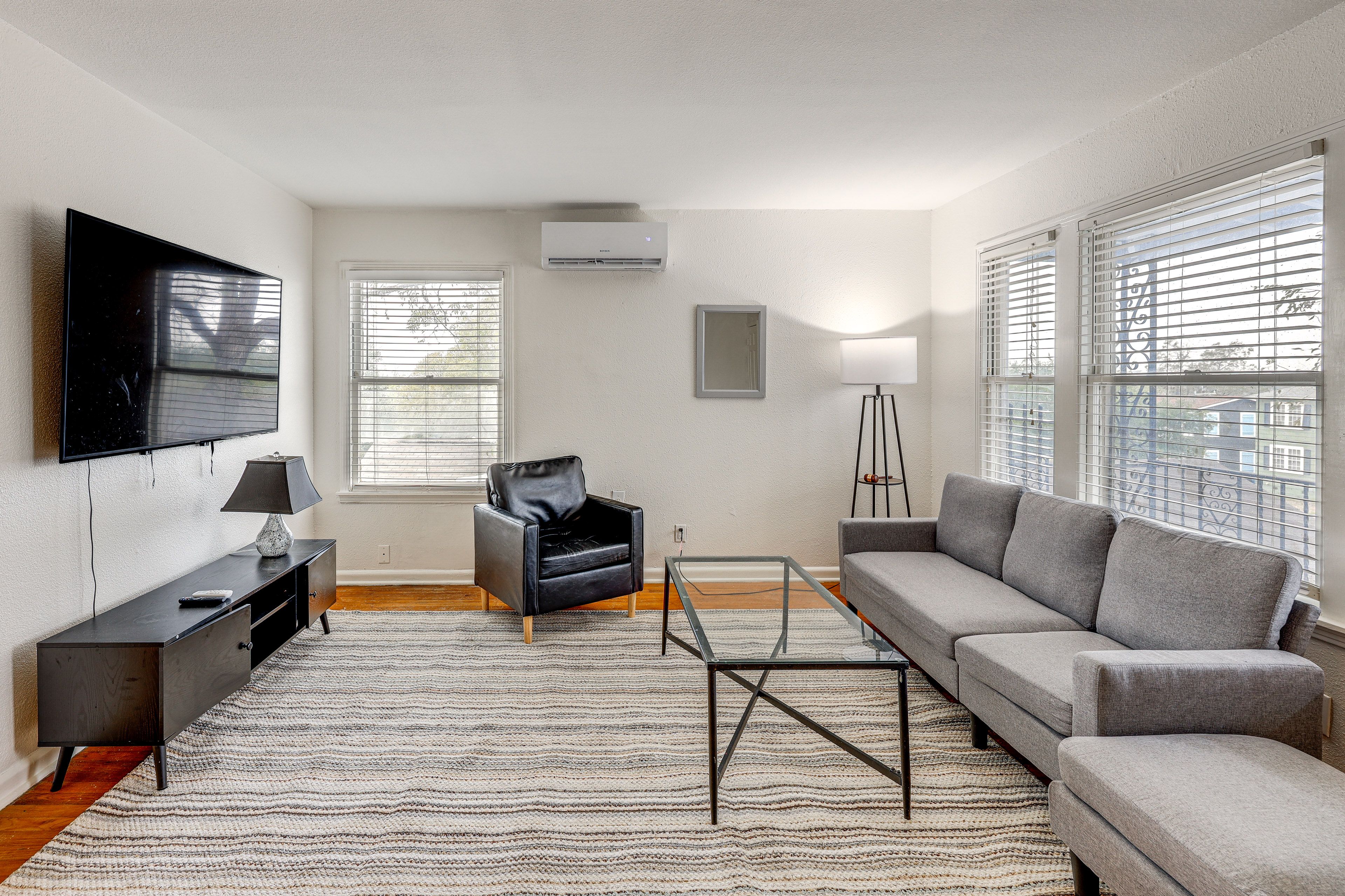 San Antonio Vacation Rental | 2BR | 1BA | 1,000 Sq Ft | Stairs Required