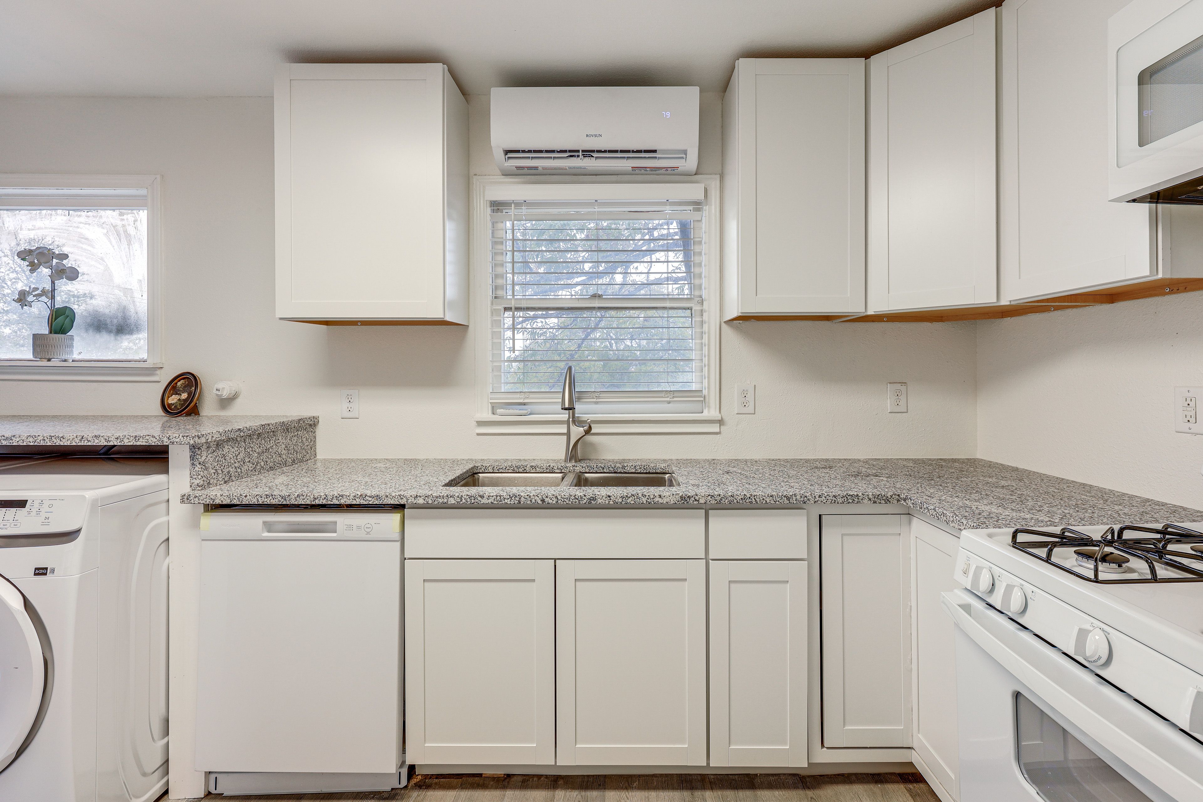 Kitchen | Washer & Dryer