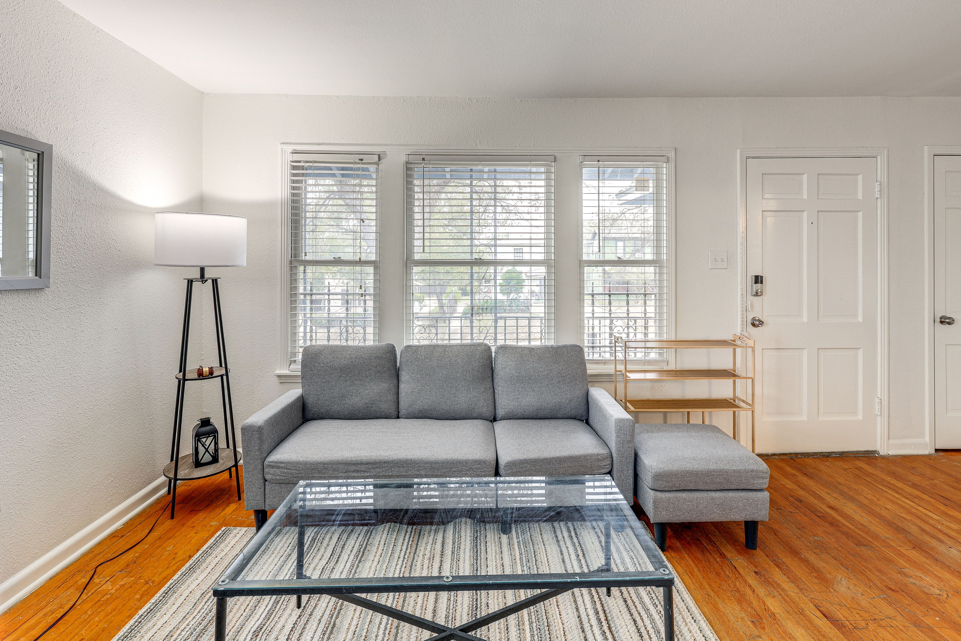 Living Room | Smart TV | Free WiFi