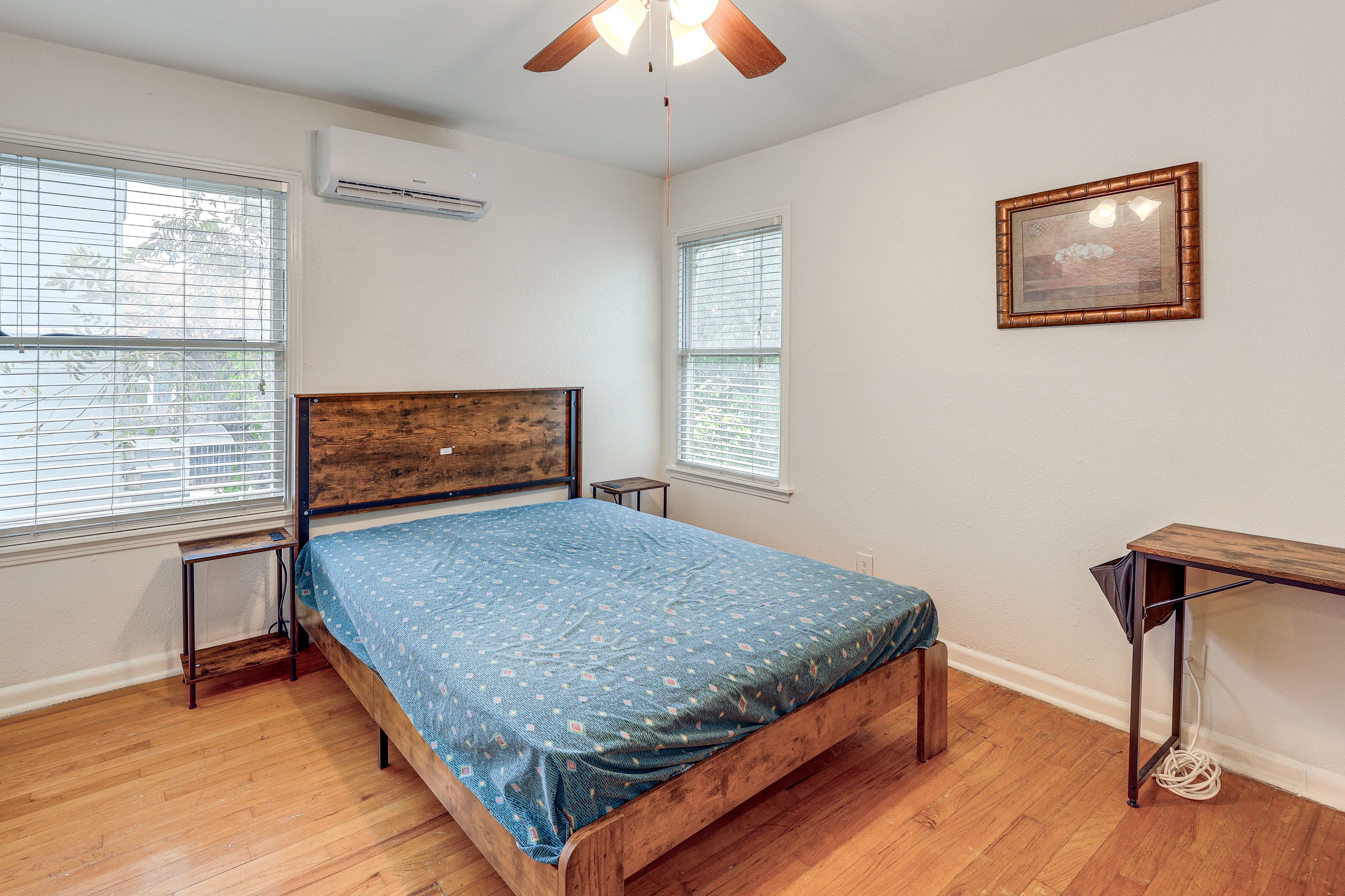 Bedroom 1 | Queen Bed