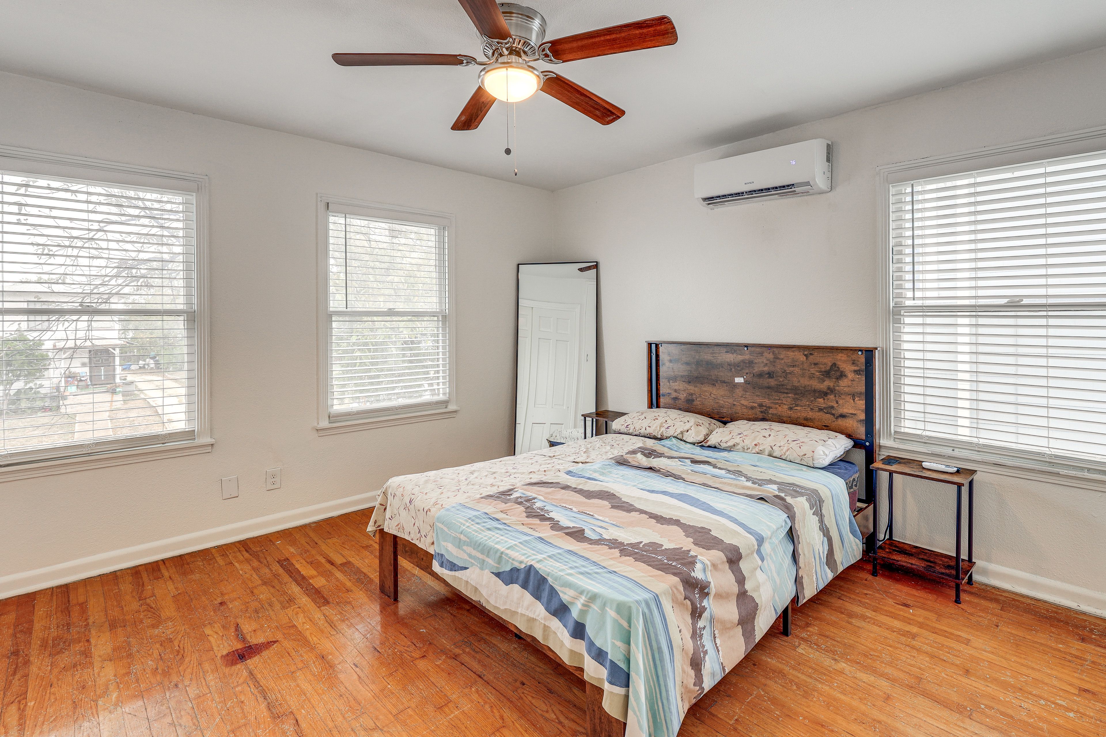 Bedroom 2 | Queen Bed