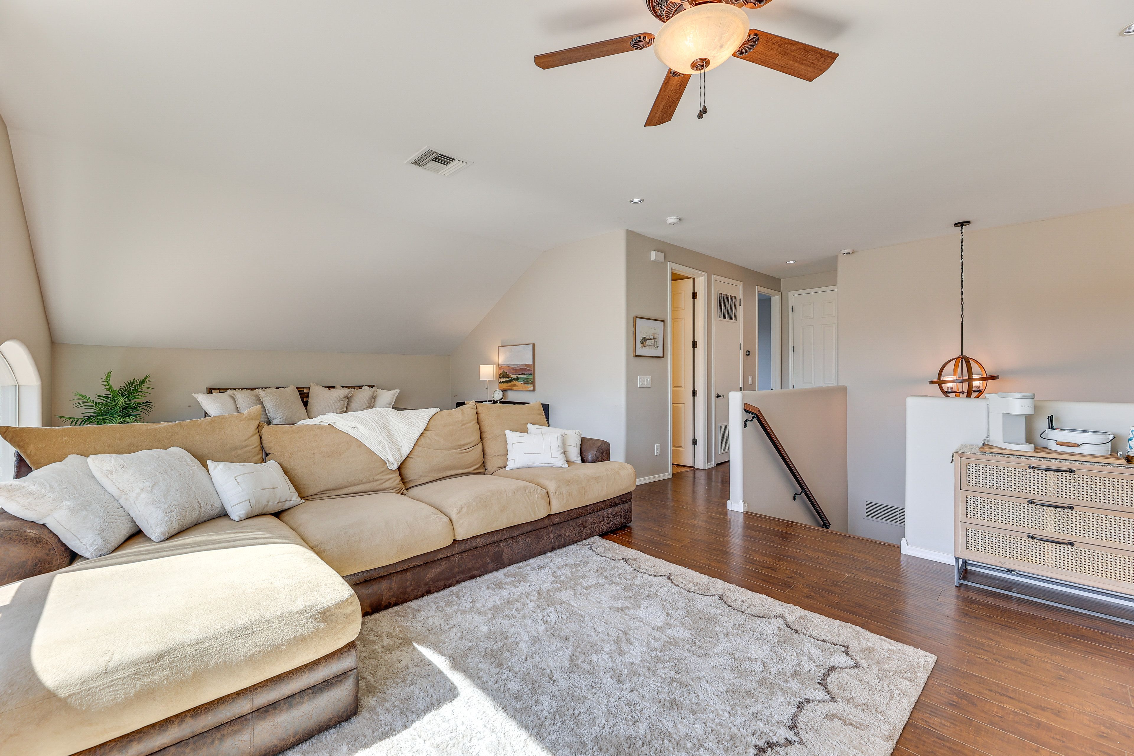 Loft | Twin Daybed w/ Twin Trundle | 2nd Floor | Smart TV | Keurig Coffee Bar
