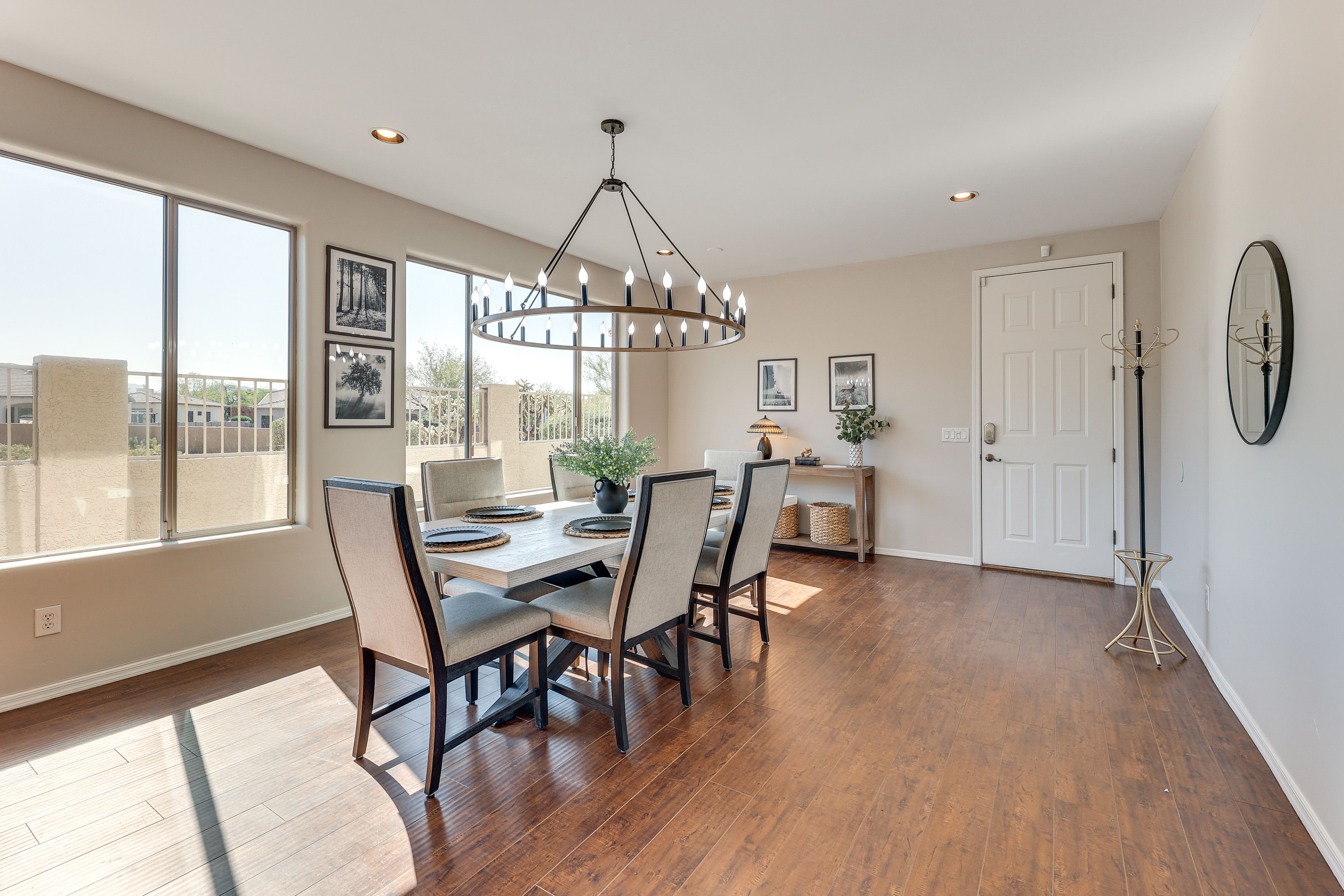 Dining Area | Dishware/Flatware Provided | 1st Floor