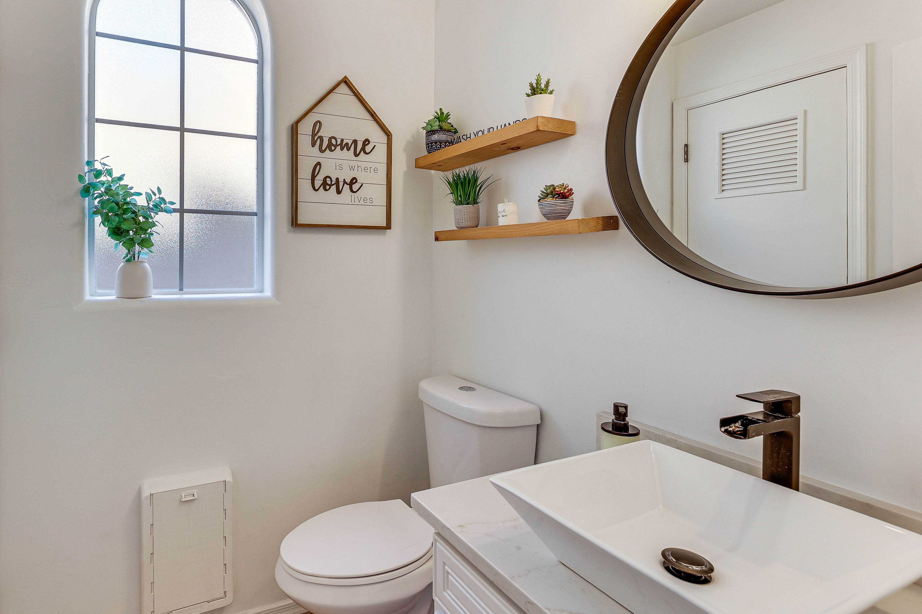 Half Bath | 1st Floor