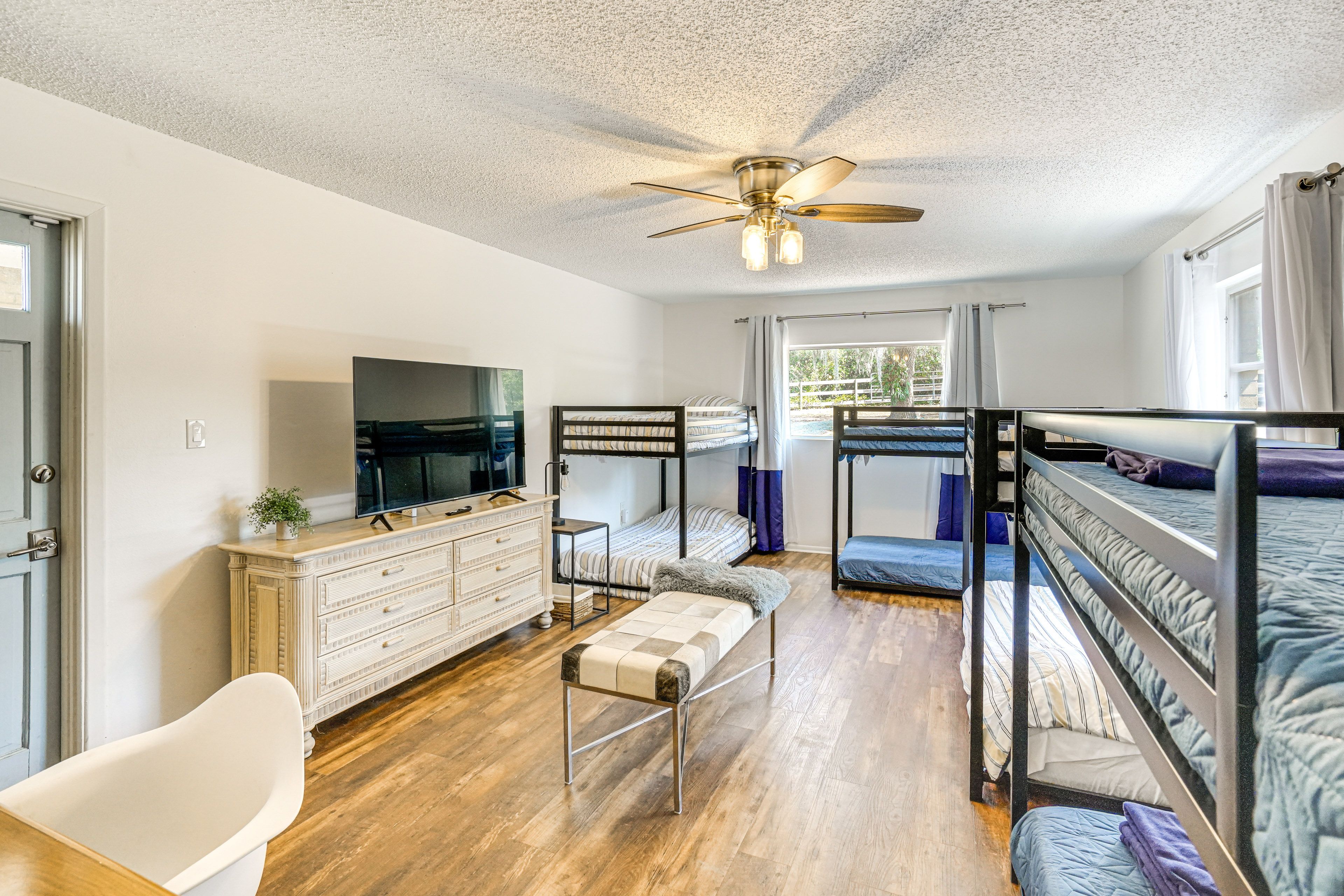 Bedroom 3 | 4 Twin Bunk Beds | Smart TV